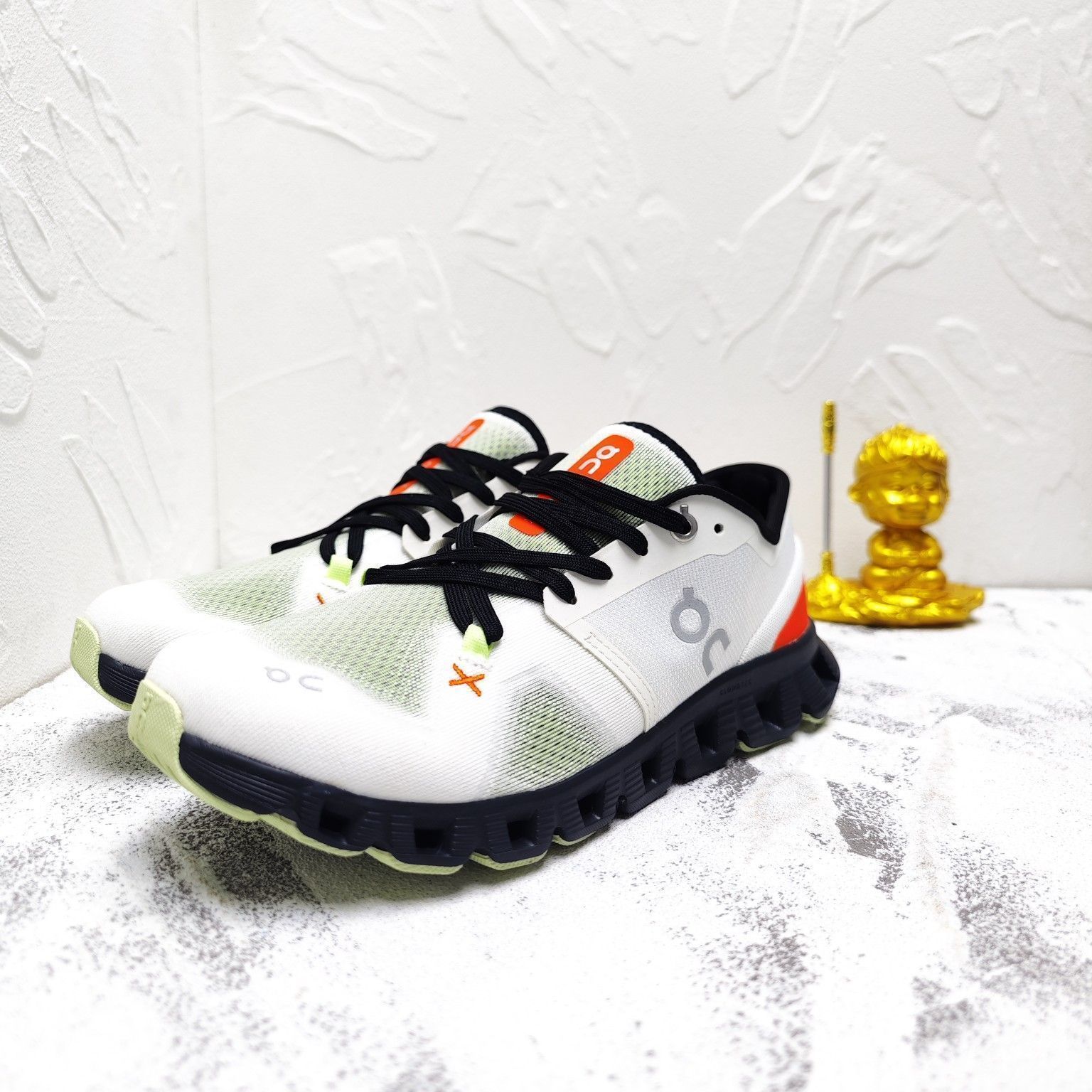 On Cloud X3 Sneakers オン クラウドX3 ジョギング スポーツ トレーニング ランニングシューズ メンズ レディース スニーカー タウンユース 新品 未使用　ホワイト　グリーン　2色