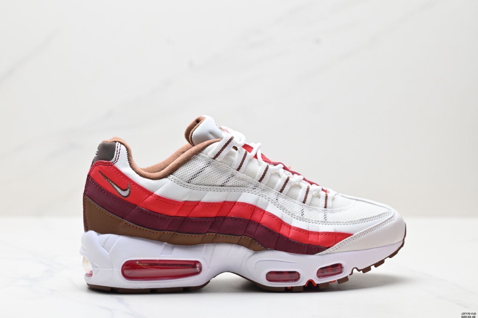 【今日特価】NIKE AIR MAX 95 TT 送料無料 在庫限定セール価格！ 復古ランニング エアクッション マルチユーススニーカー