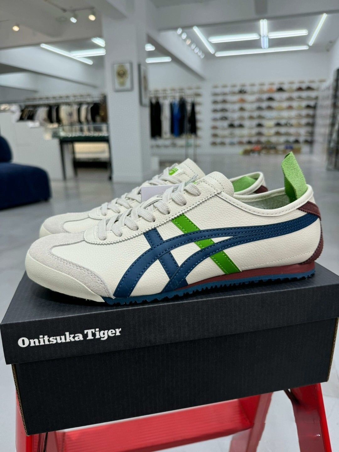 お値下げしました??即購入 Onitsuka Tiger MEXICO 66 1183a201-115 箱付 男女兼用 オニツカタイガー