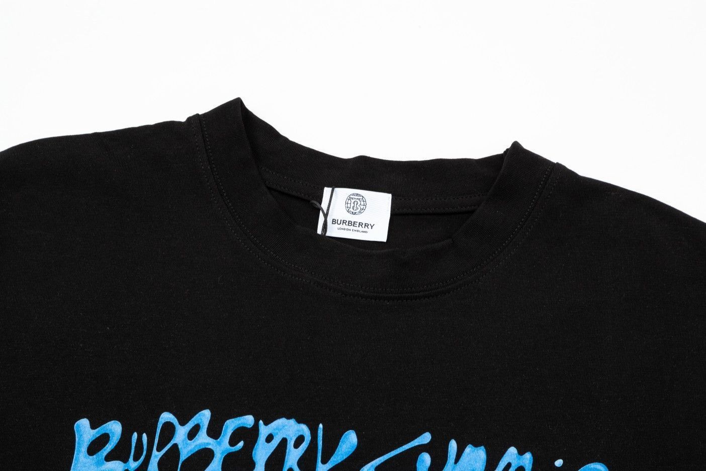 【本日限定特価】Burberry フロッグロゴ クルーネックTシャツ - 2色展開・サイズ選択可能 [本日特価|新品未使用品]
