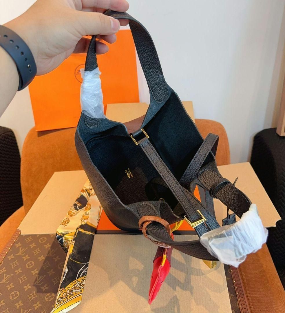 希少HERMES エルメス　ピコタンロックPM ハンドバッグ