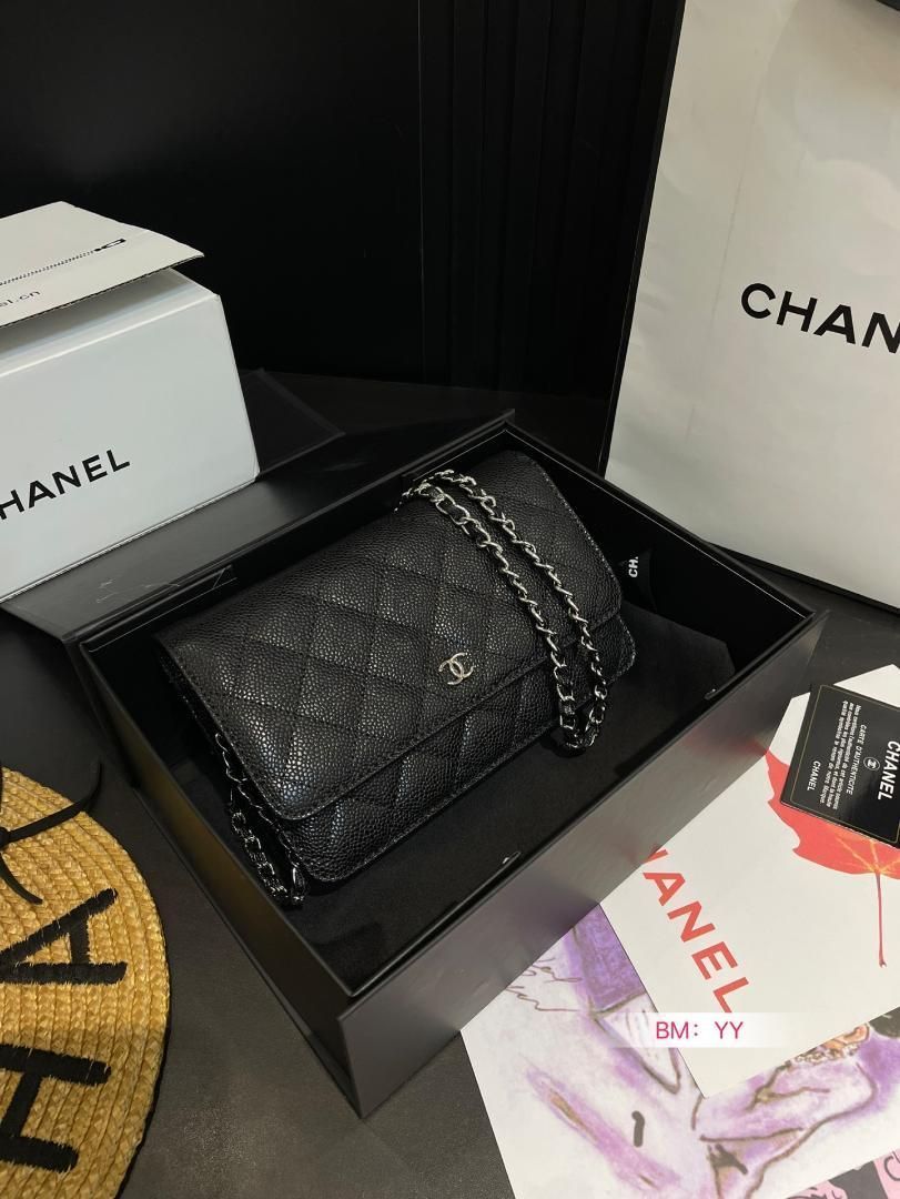 新品 CHANEL チェーンショルダーバッグ