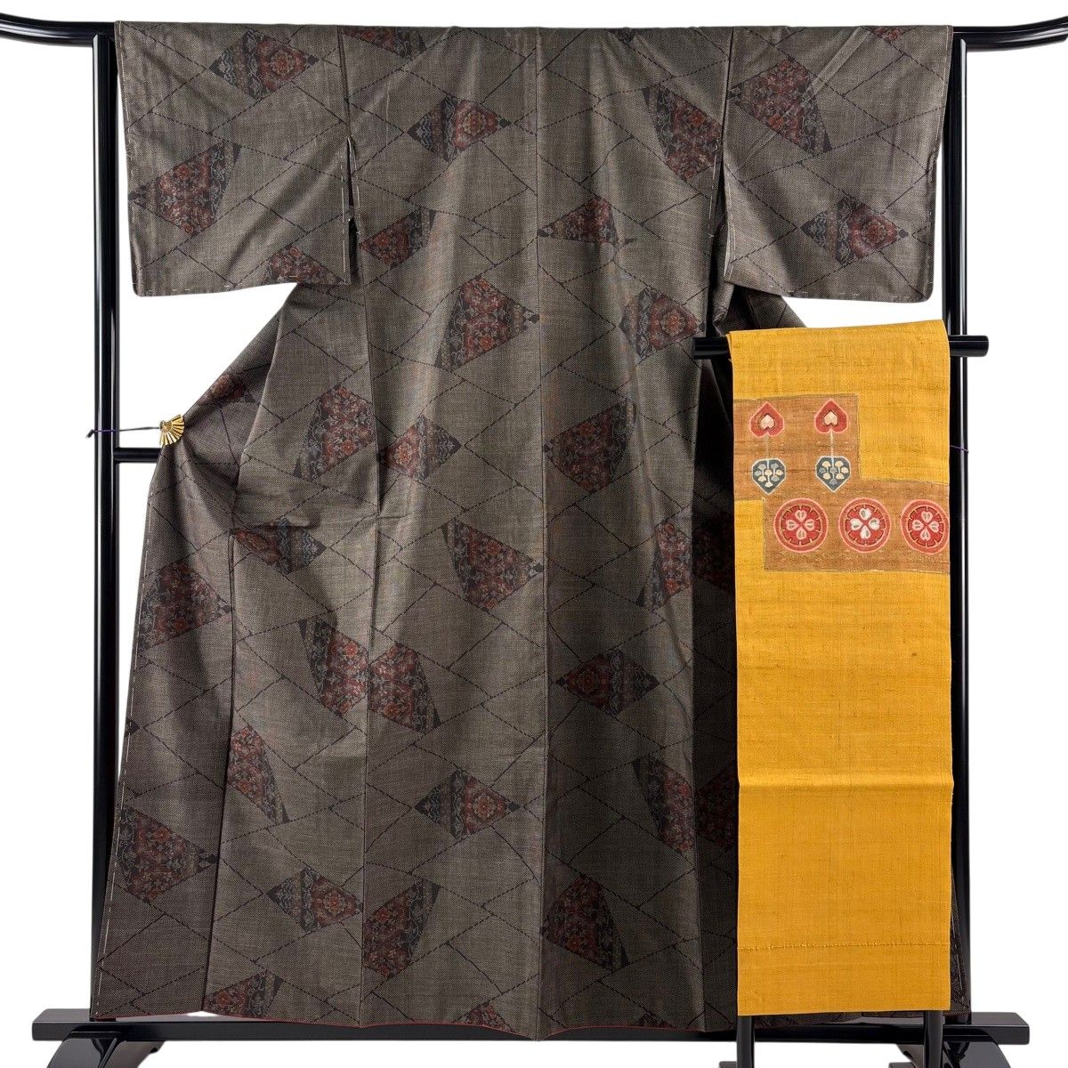 【美品】 紬 身丈158.5cm 裄丈63.5cm S 袷 名古屋帯セット 華文 幾何学模様 焦茶色 正絹 秀品 【中古】