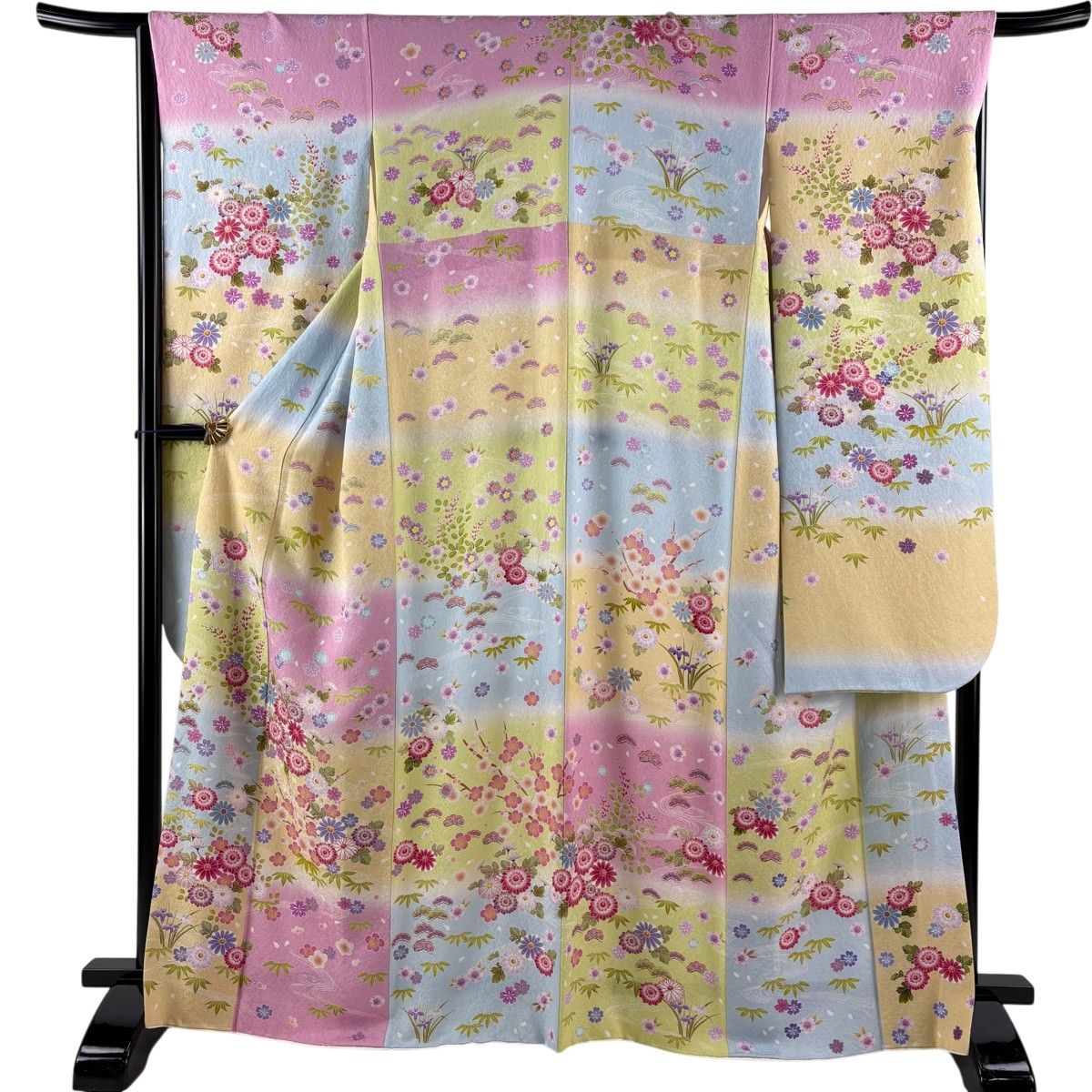 【美品】 振袖 身丈167cm 裄丈67cm M 袷 松竹梅 菊 銀通し 金銀彩 薄黄 正絹 逸品 【中古】