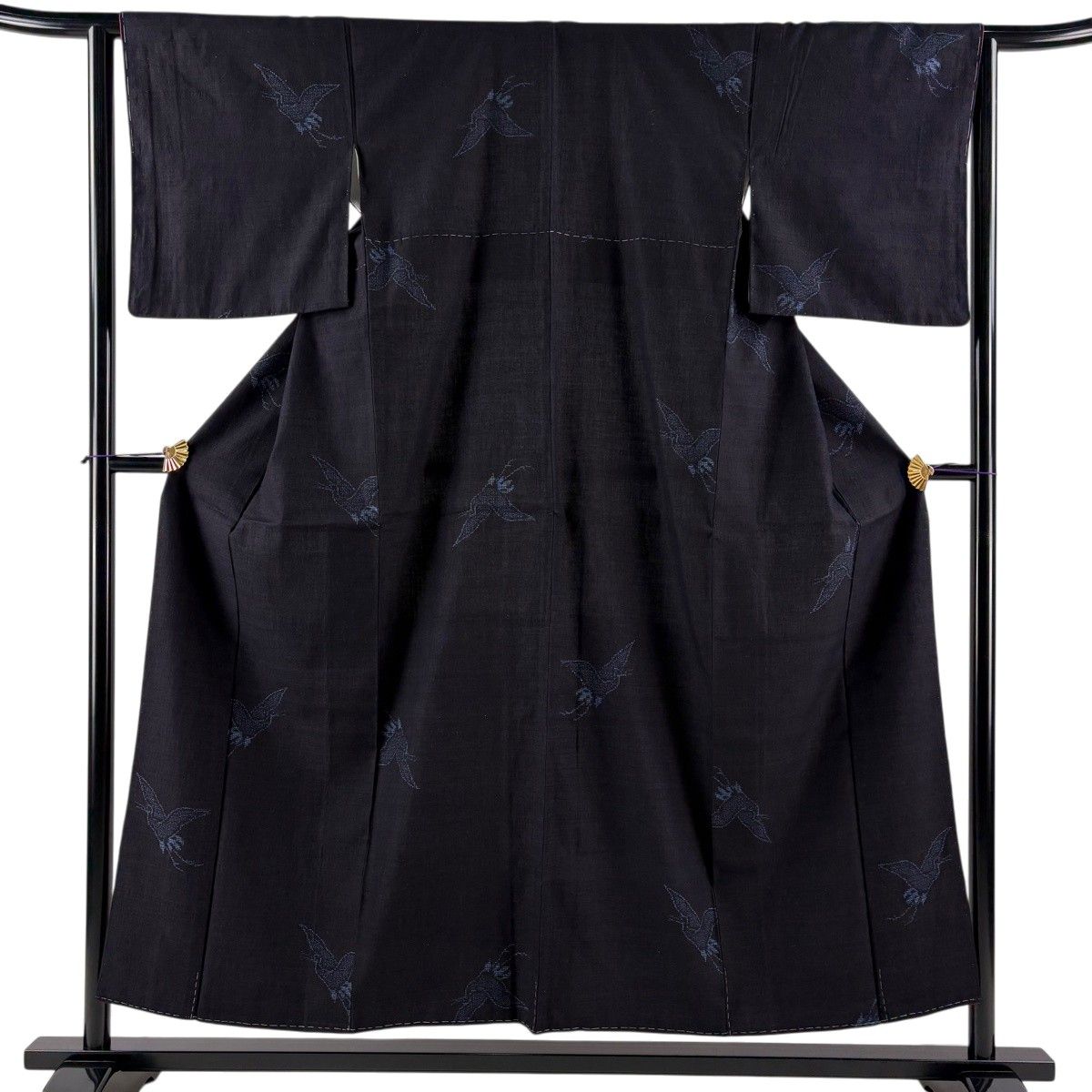 【美品】 結城紬 身丈154cm 裄丈64cm M 袷 本場結城紬 証紙 鶴 亀甲絣 濃紺 正絹 逸品 【中古】