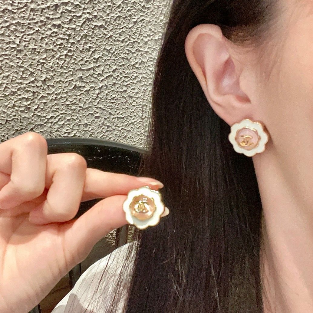 【今日特価】Chanel シャネル ヴィンテージ ダブル C イヤリング-MM輸入