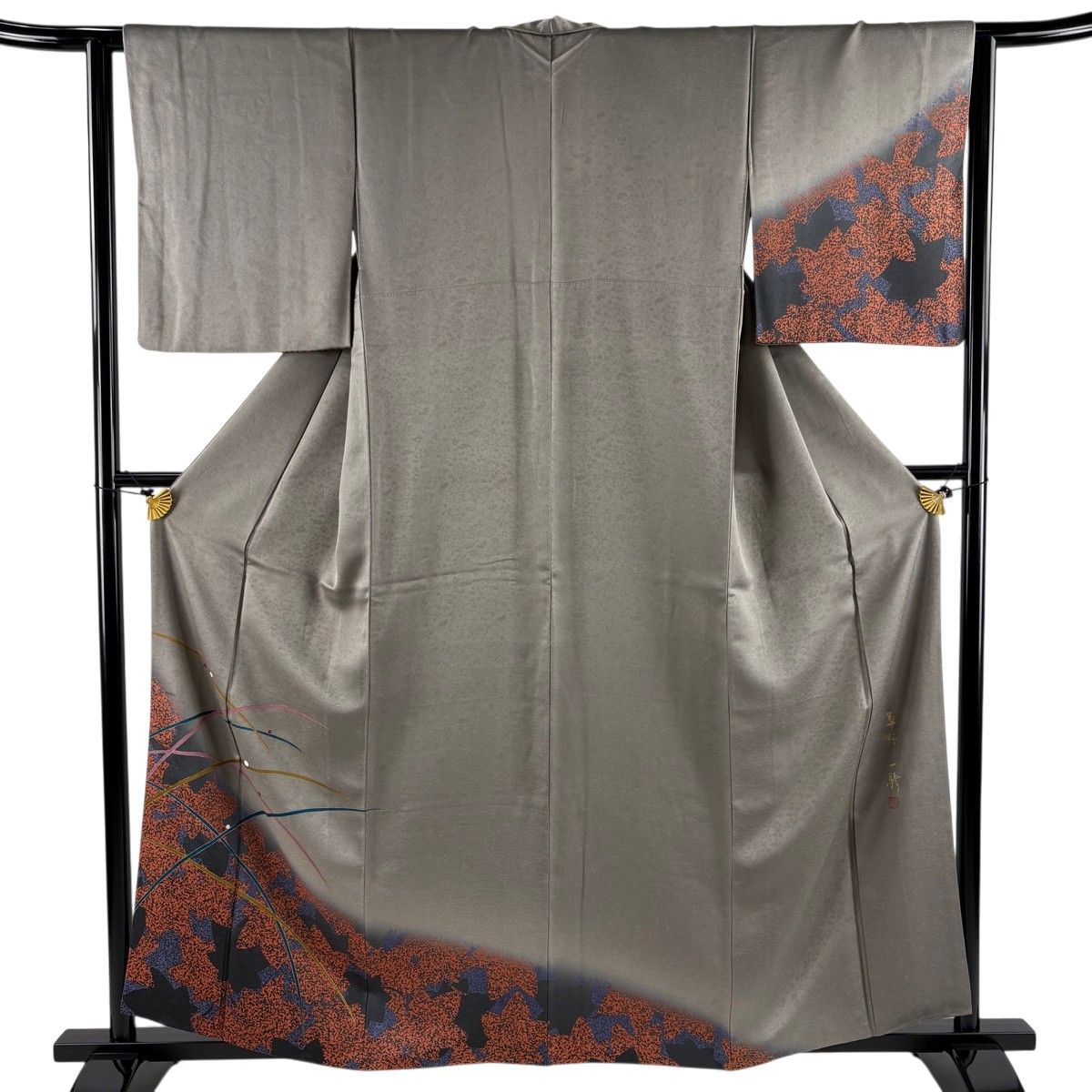 付下げ 身丈160.5cm 裄丈62.5cm S 袷 草野一騎 落款 露芝 楓 金彩 ぼかし 灰色 正絹 名品 【中古】
