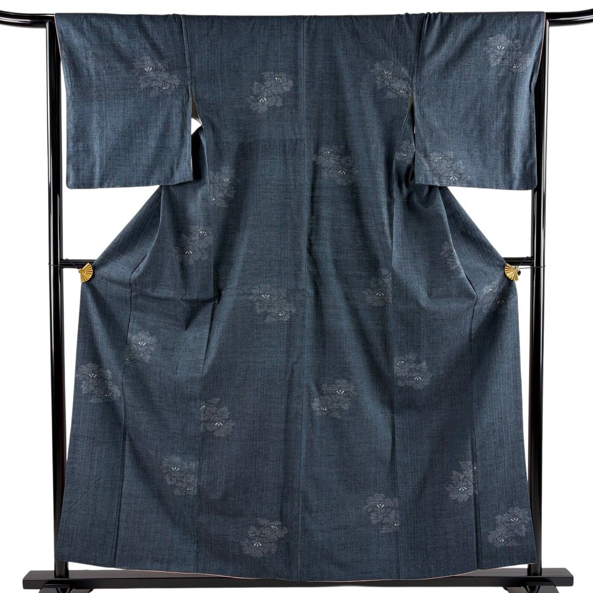 紬 身丈158.5cm 裄丈65.5cm M 袷 草花 亀甲絣 紺色 正絹 名品 【中古】
