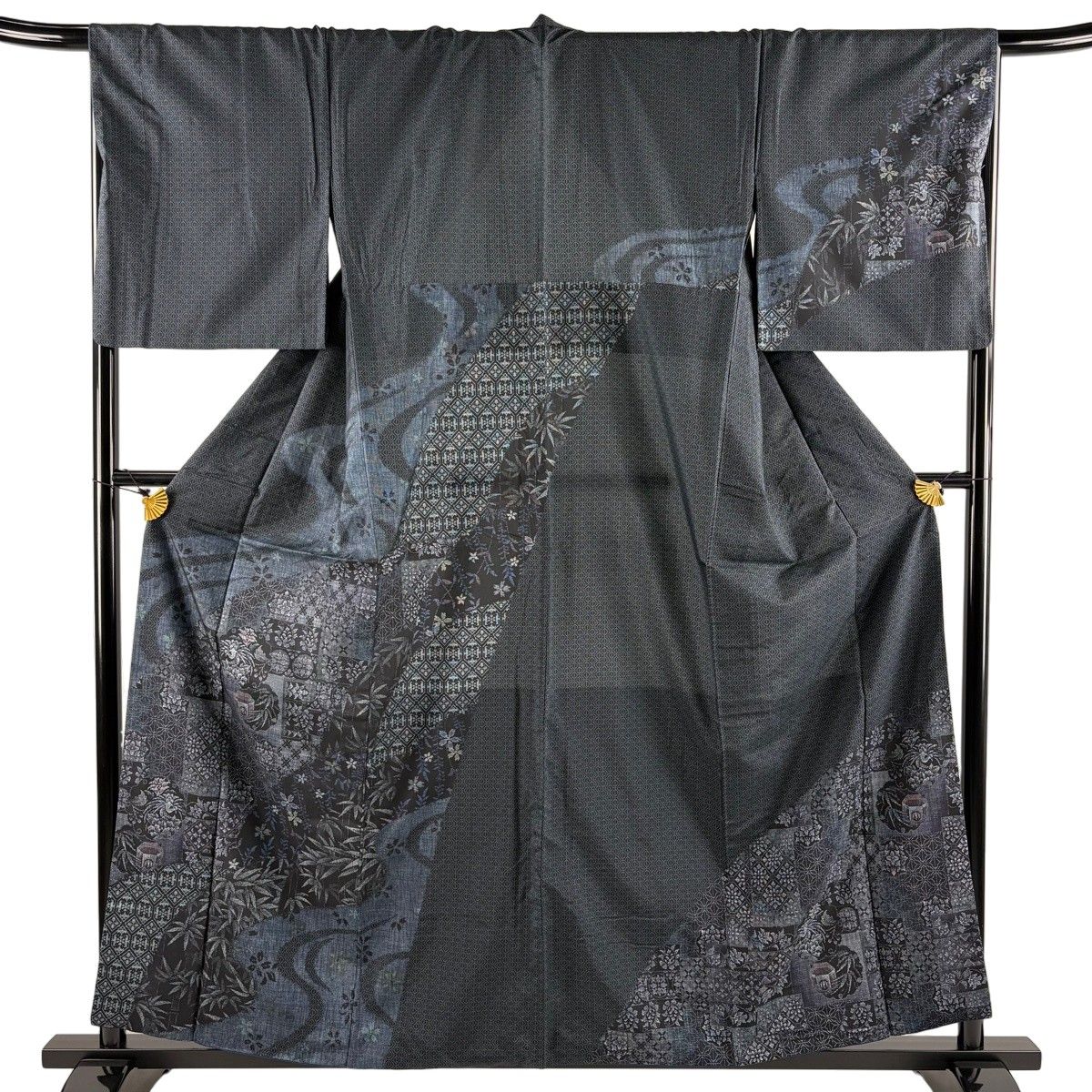 【美品】 訪問着 身丈160cm 裄丈69cm L 袷 大島紬地 背抜き 証紙 草花 流水 紺色 正絹 名品 【中古】
