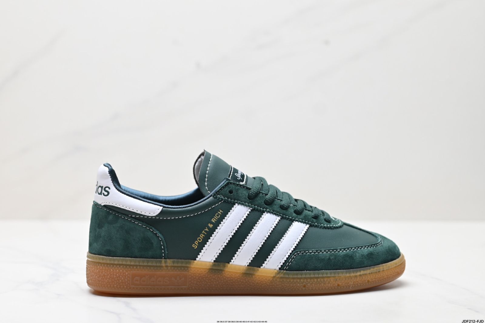 Adidas アディダス Handball Spezial ハンドボール スペツィアル アディダスのクラシックなモデル レトロなカジュアルなスケートシューズ。