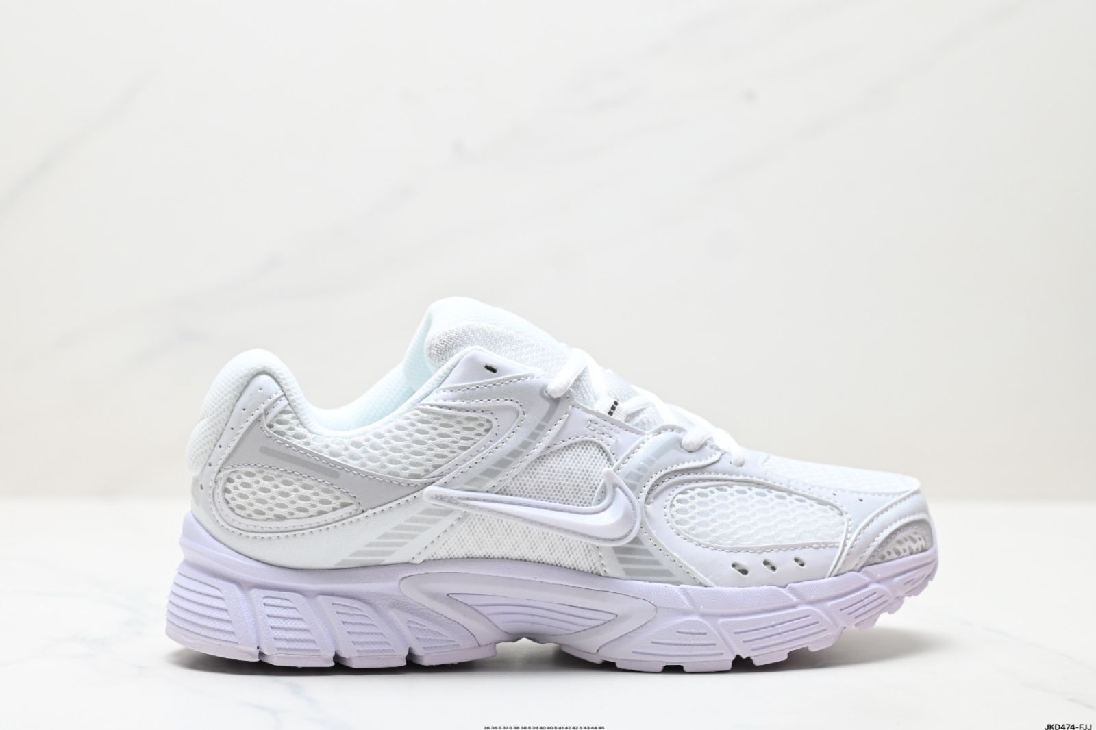 ナイキ Nike V5 RNR 快適でユニバーサルな 滑り止めで耐磨耗性のある ロートップカジュアルシューズ