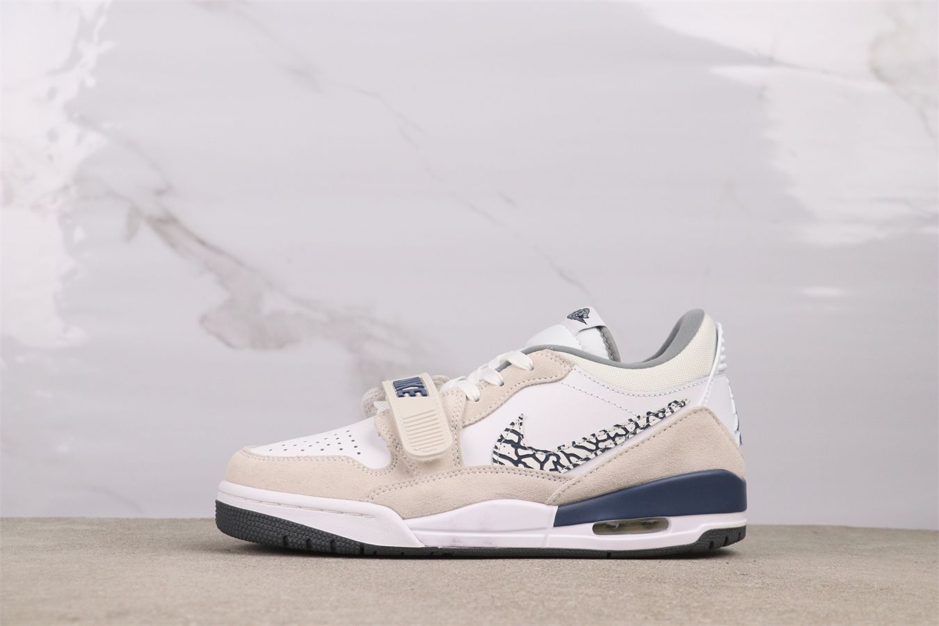 【今日特価】Air Jordan Legacy 312 Low CD7069 - 124 ライトグレーブルー