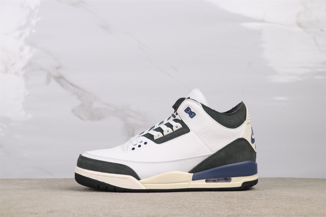 【今日特価】Air Jordan 3 HV8571 - 100 ディフューズドブルー