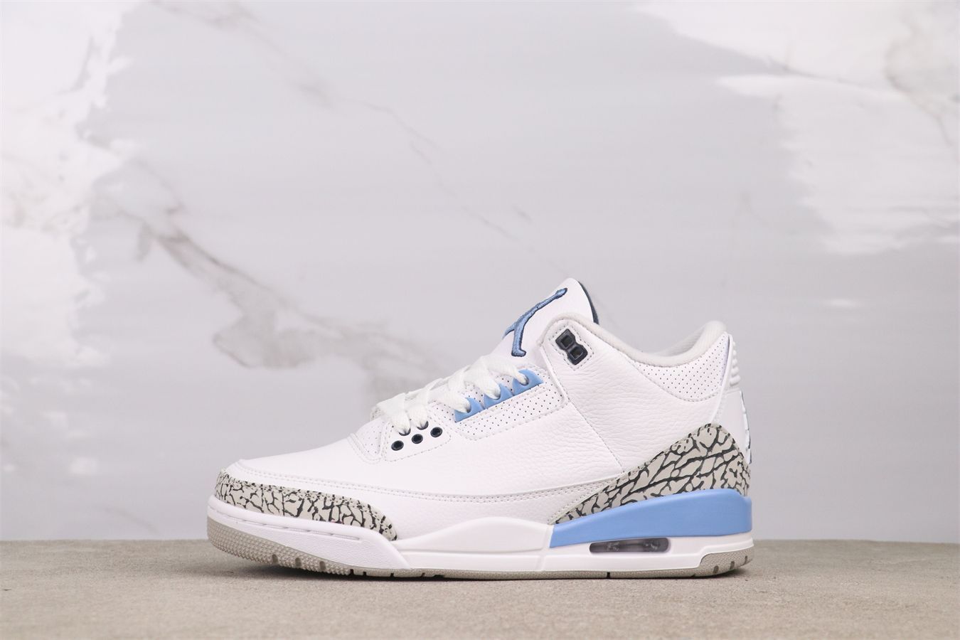 【今日特価】Air Jordan 3 エアジョーダン 3 CT8532-104 ノースカロライナブルー