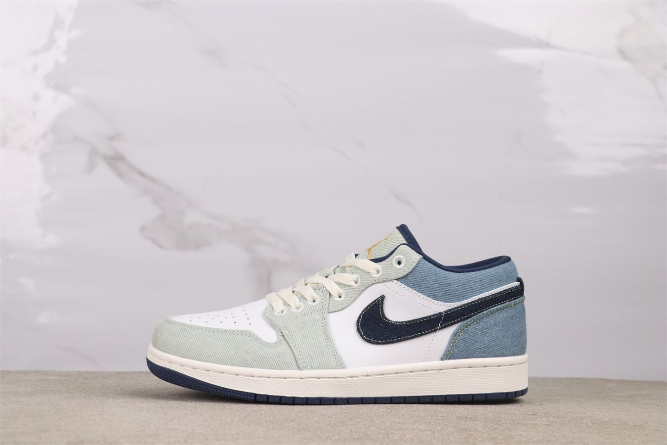 【今日特価】Air Jordan 1 エアジョーダン 1 IH0648-141 デニムブルー