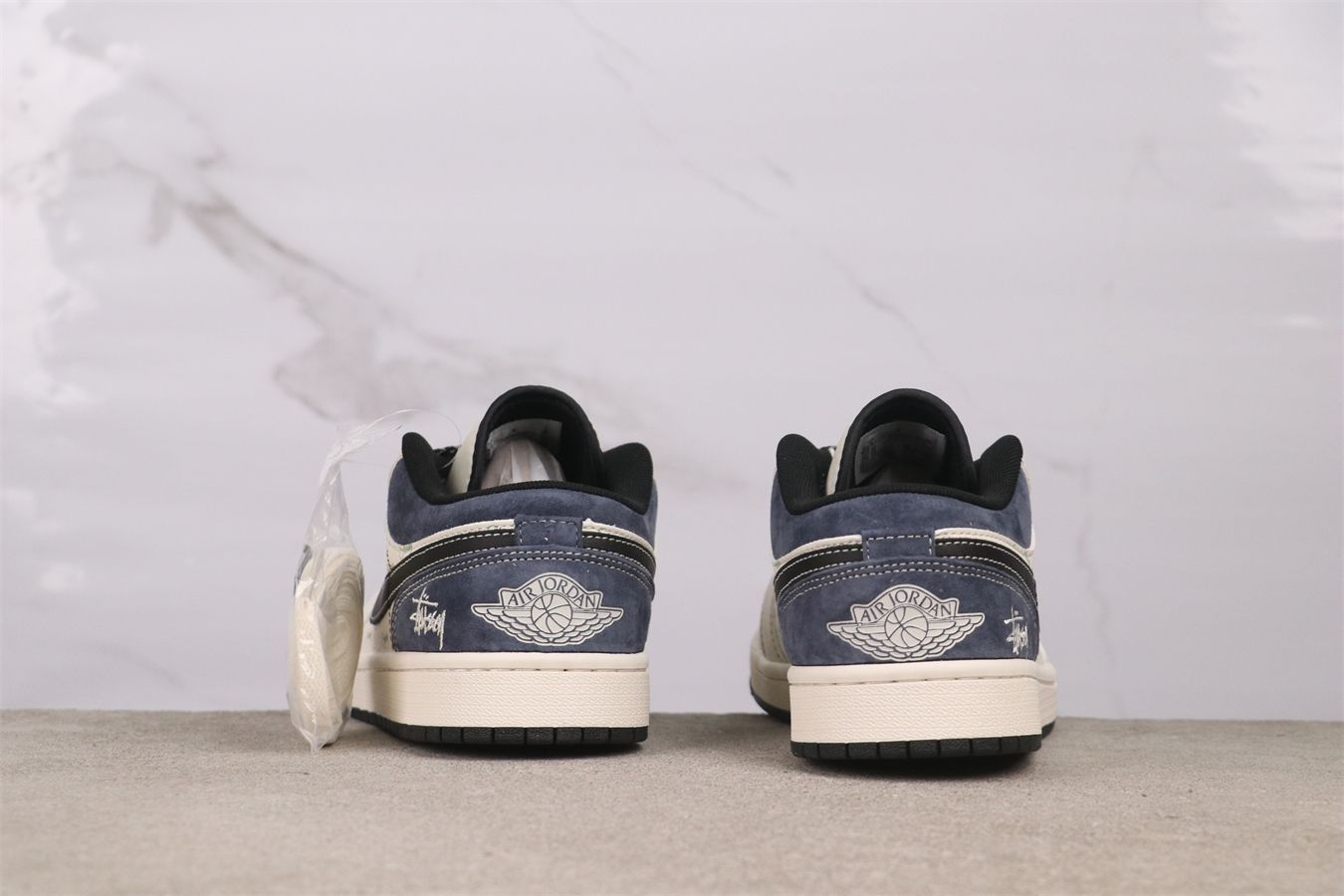 【今日特価】Air Jordan 1 エアジョーダン 1 XS6086-017 米色ブルー