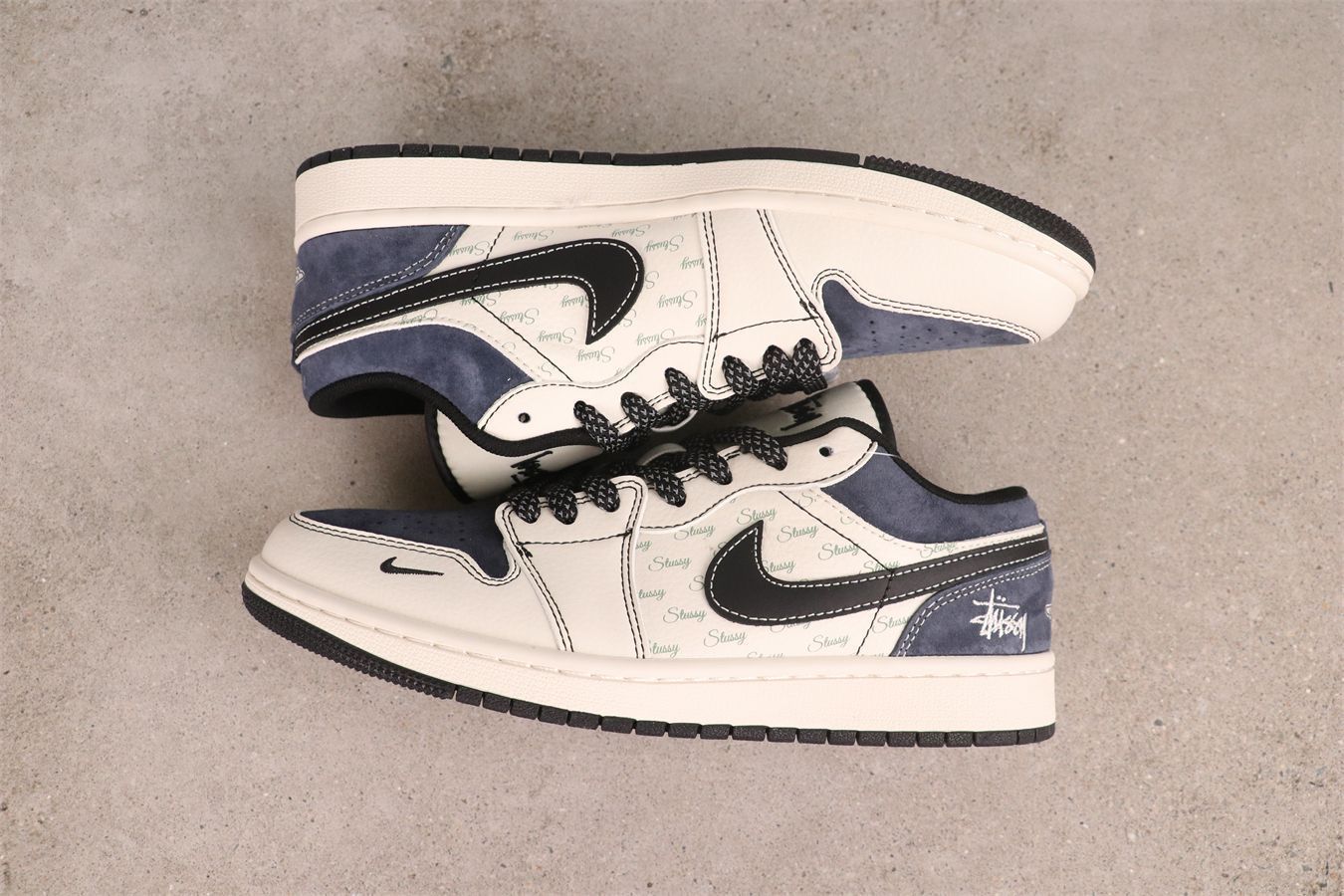【今日特価】Air Jordan 1 エアジョーダン 1 XS6086-017 米色ブルー