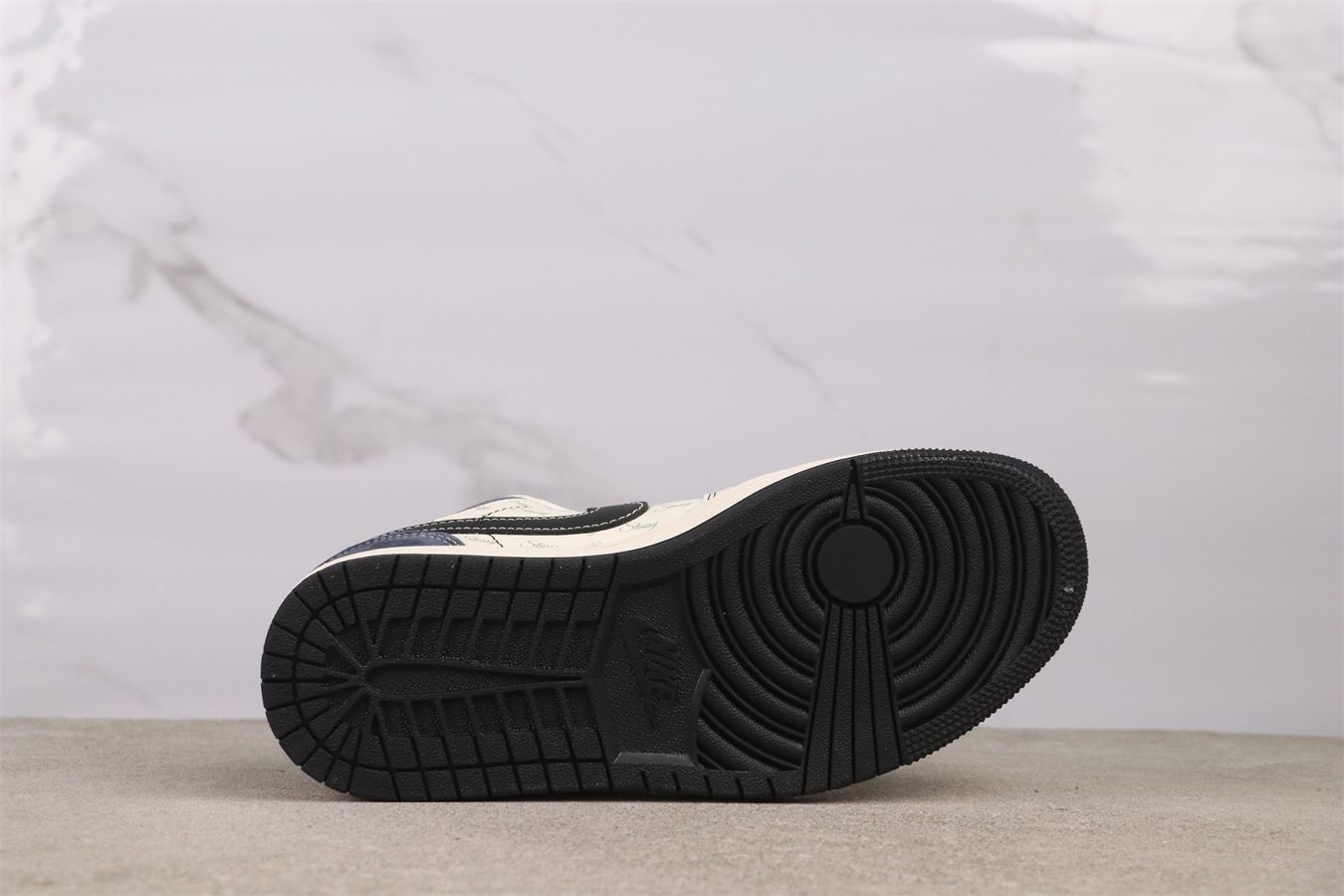 【今日特価】Air Jordan 1 エアジョーダン 1 XS6086-017 米色ブルー