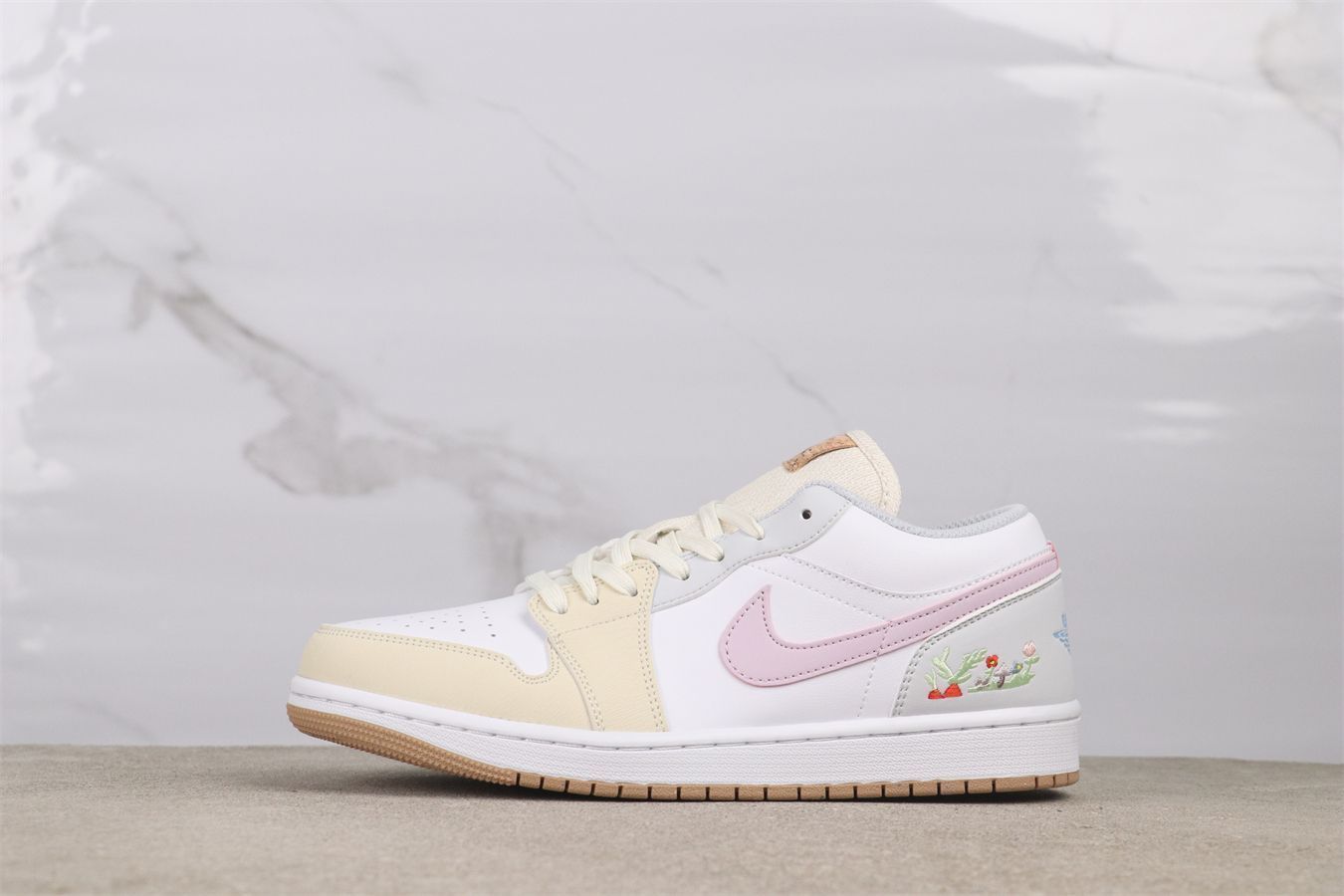 【今日特価】Air Jordan 1 IB8861-151 ホワイトイエロー