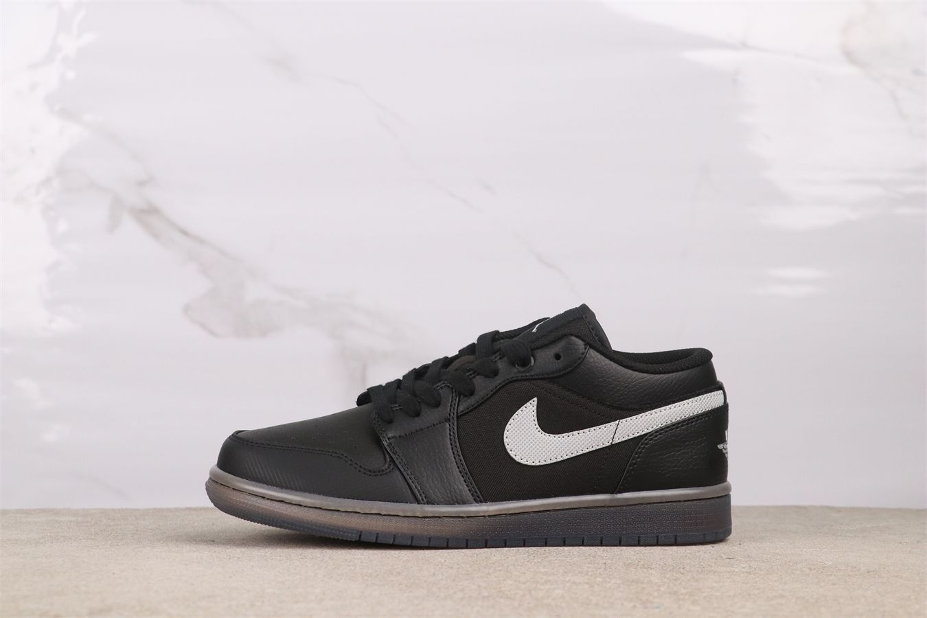 【今日特価】エアジョーダン Air Jordan AJ1 ブラックホワイト Black White HV5968-001