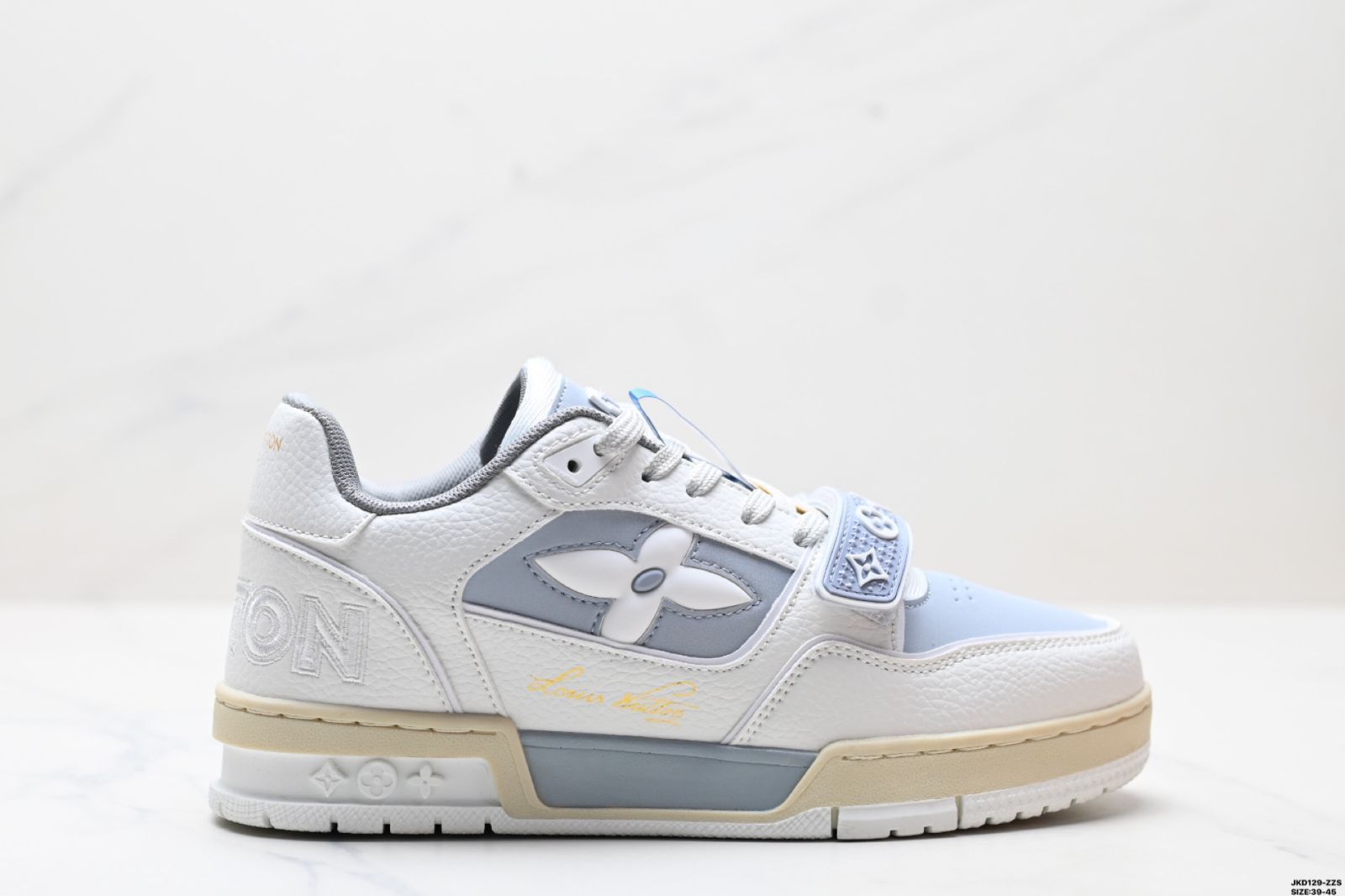 新品のLVルイ・ヴィトン Louis Vuitton Trainer スニーカー ロー カジュアルスポーツカルチャー マッチングしやすいスニーカー02