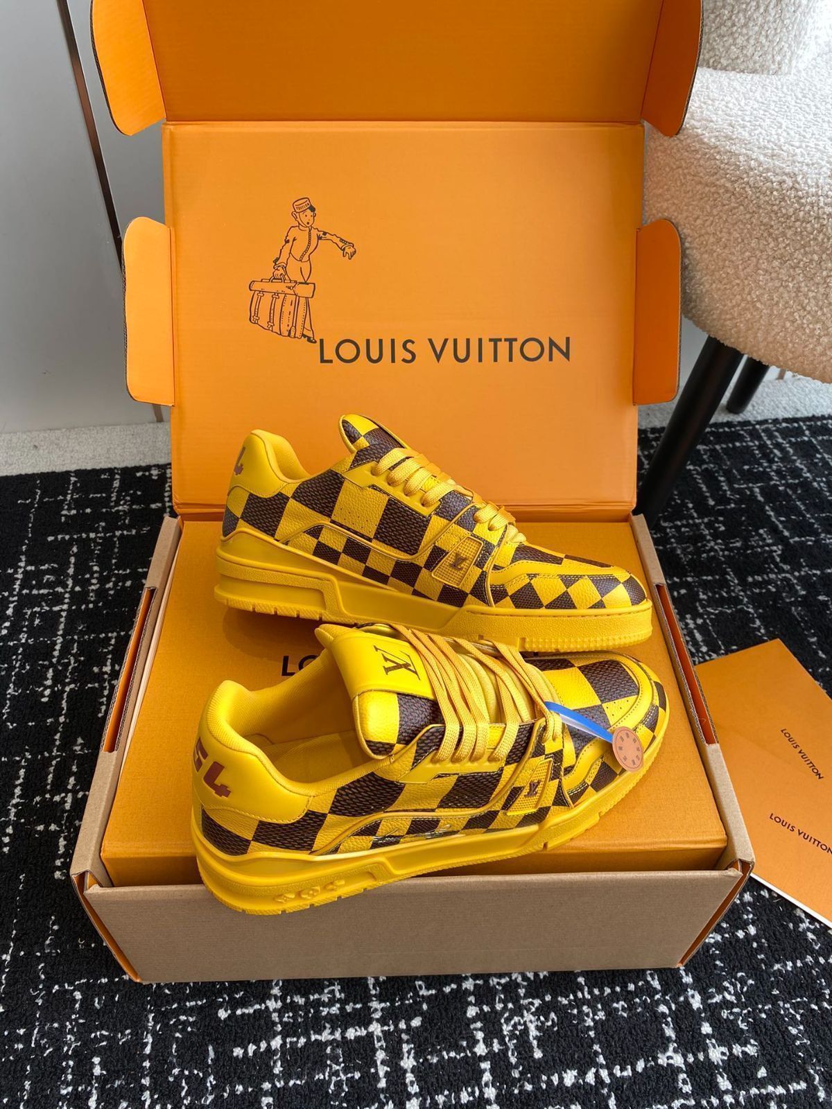 Louis Vuitton trainer カップルスタイルのロートップカジュアルシューズ