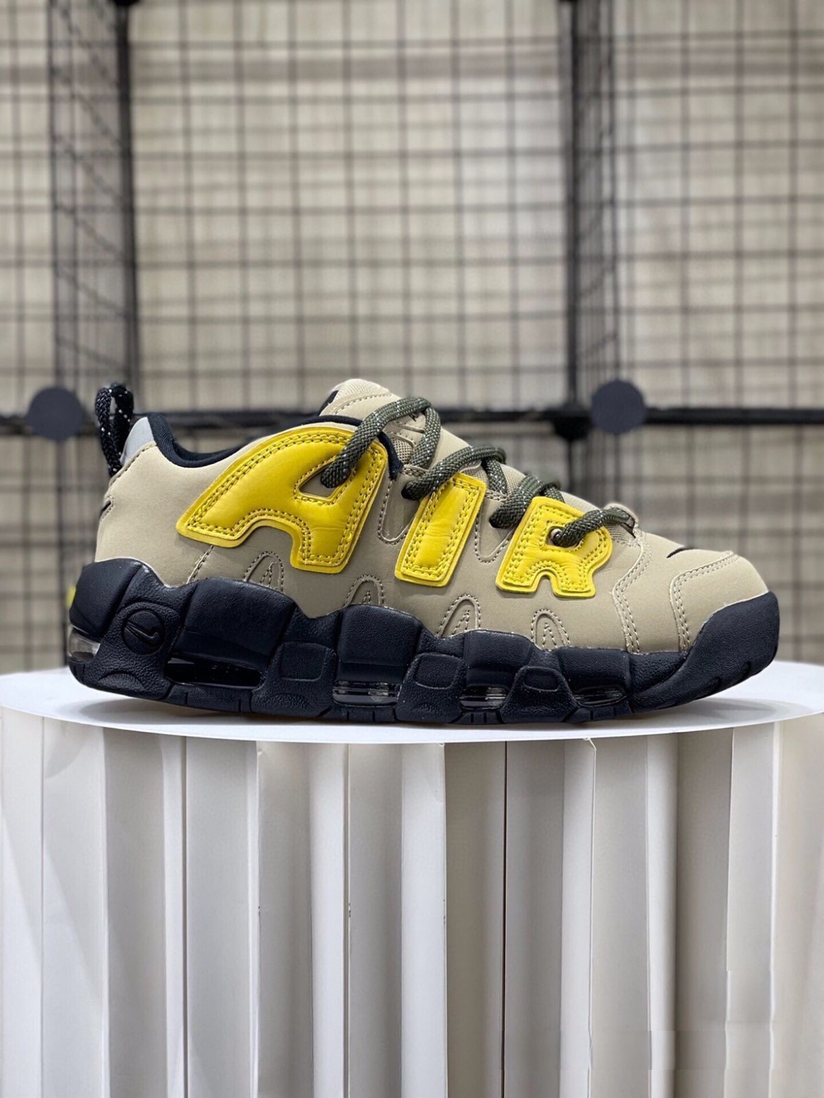 お値下げしました??即購入?? NIKE ナイキ AMBUSH AIR MORE UPTEMPO LOw SP スニーカー FB1299-200 箱付
