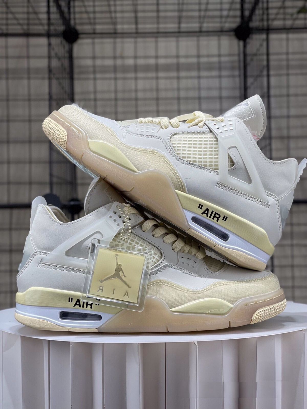 お値下げしました??即購入?? Off-white × Nike wMNS Air Jordan 4 retro “creamsail” 男女兼用