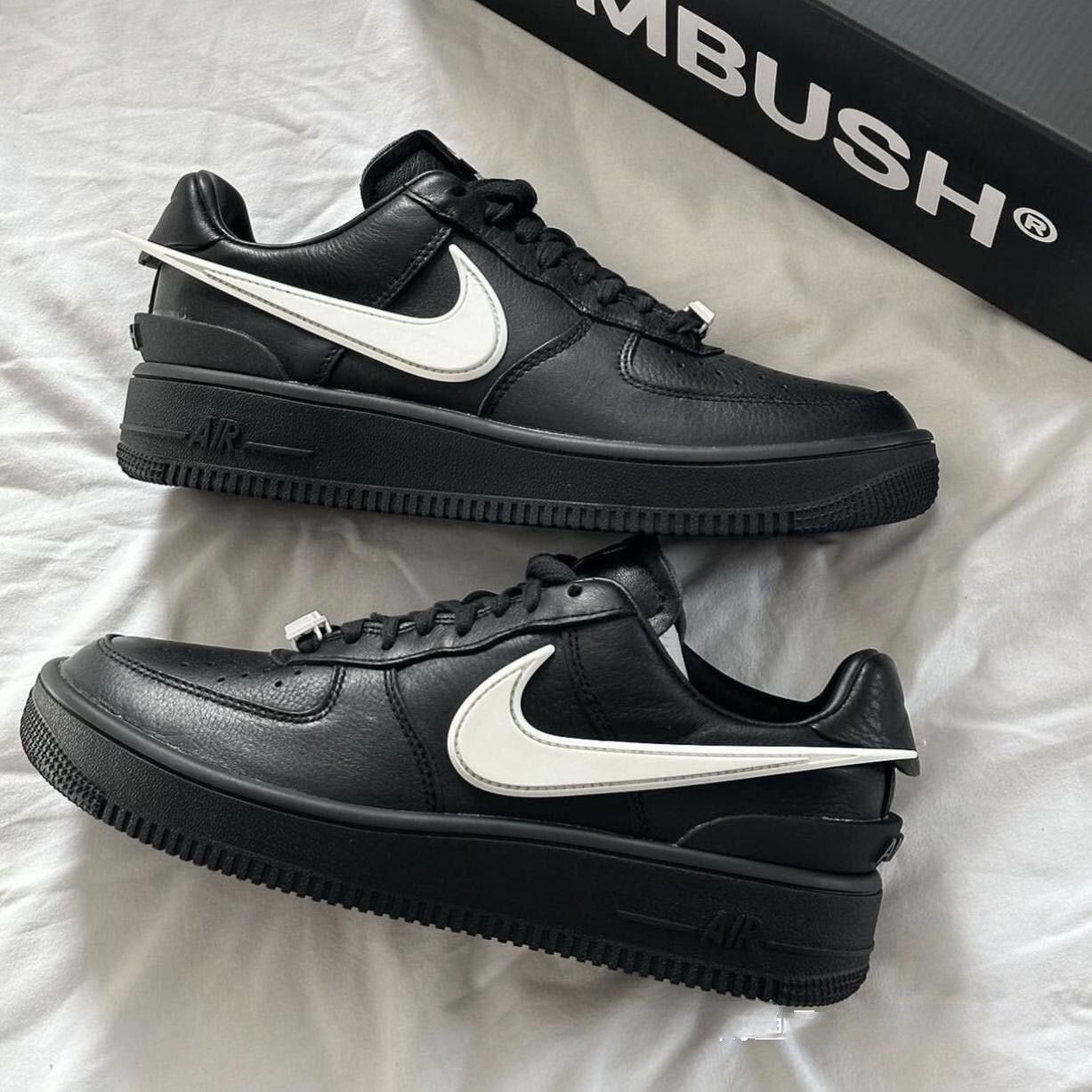 お値下げしました??即購入?? AMBUSH X NIKE AIRFORCE1 LOw black DV3464-001 男女兼用