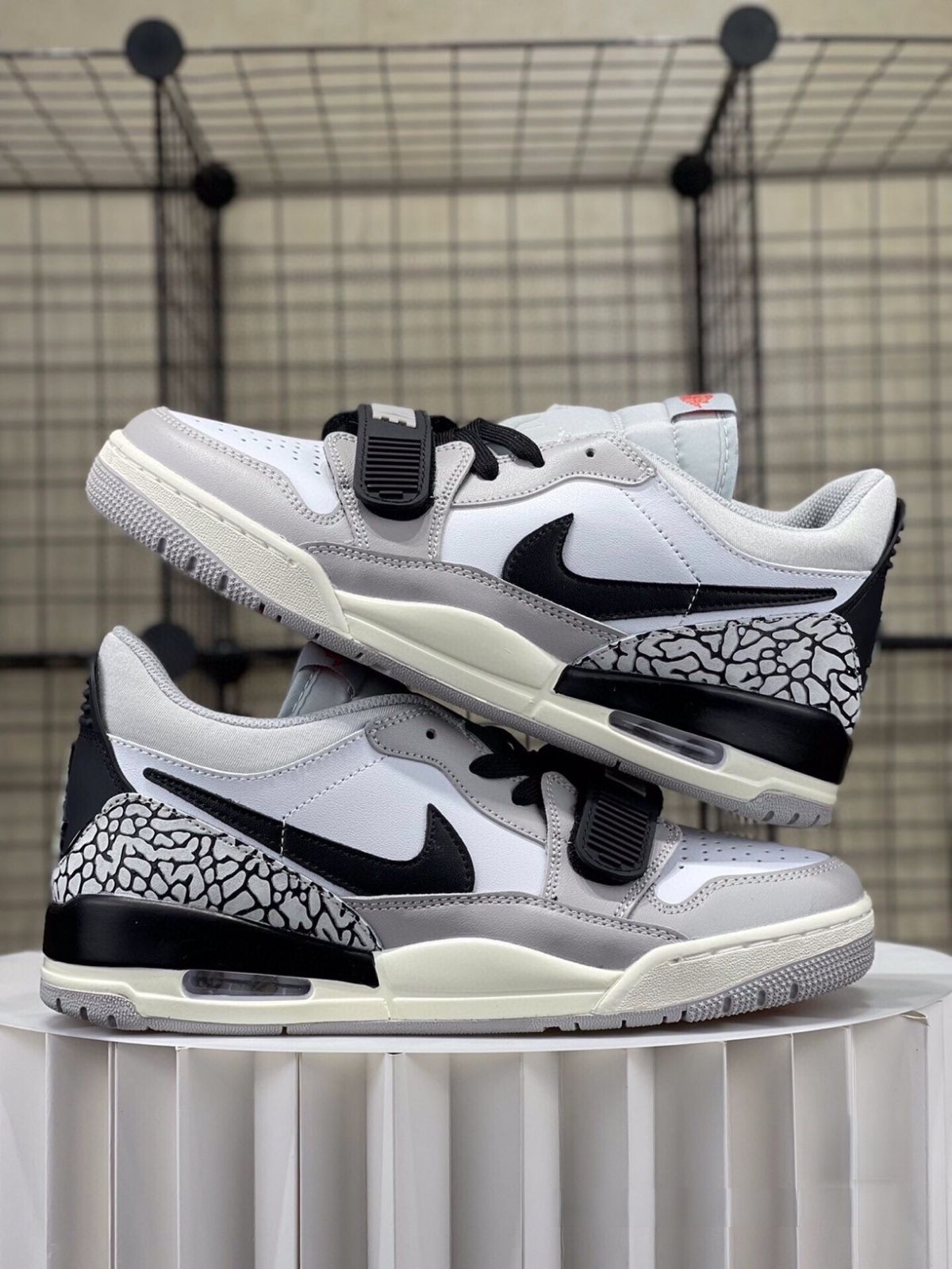 お値下げしました??即購入?? Nike Air Jordan legacy aj312 cd7069-101 箱付 男女兼用