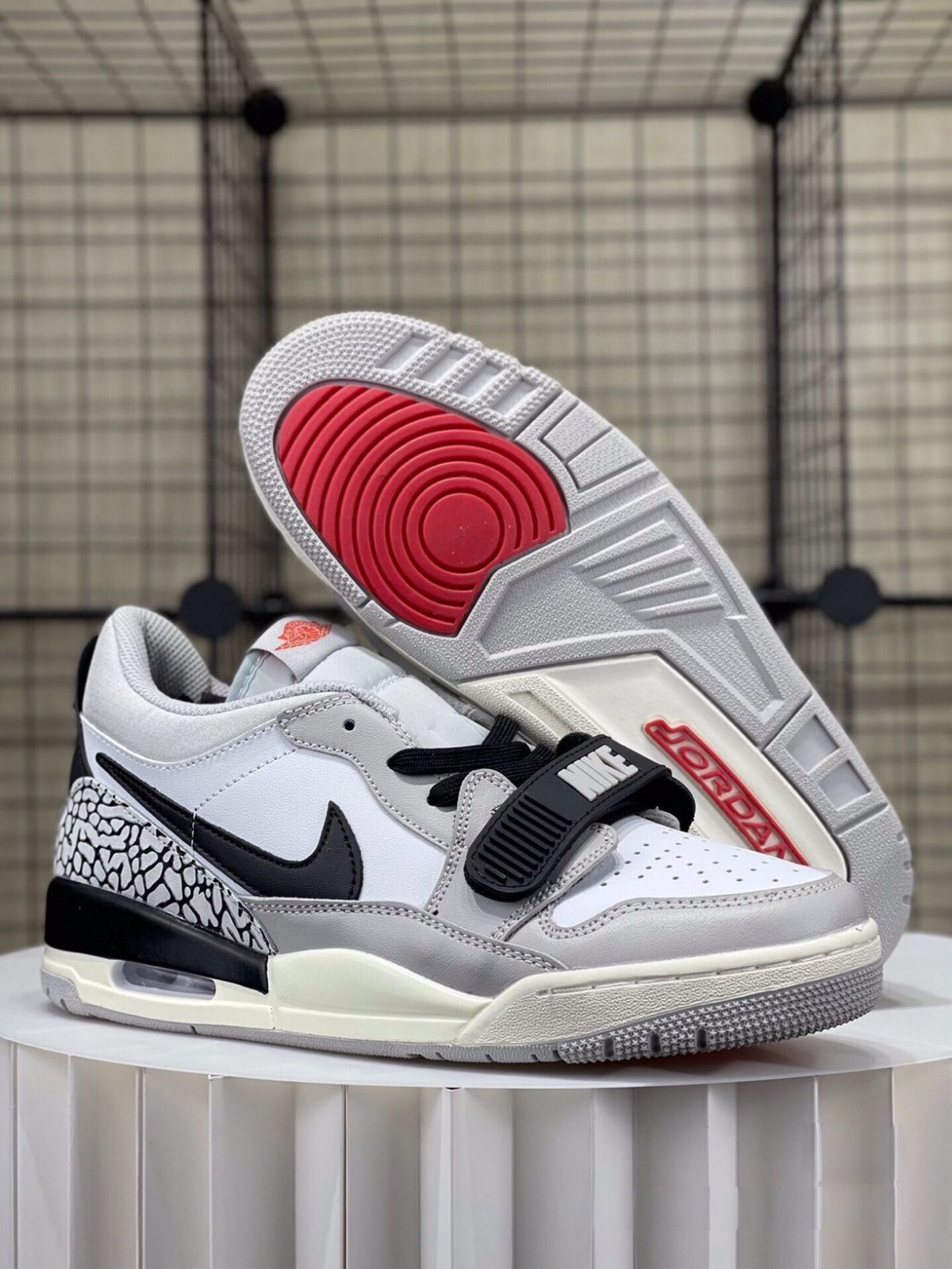 お値下げしました??即購入?? Nike Air Jordan legacy aj312 cd7069-101 箱付 男女兼用