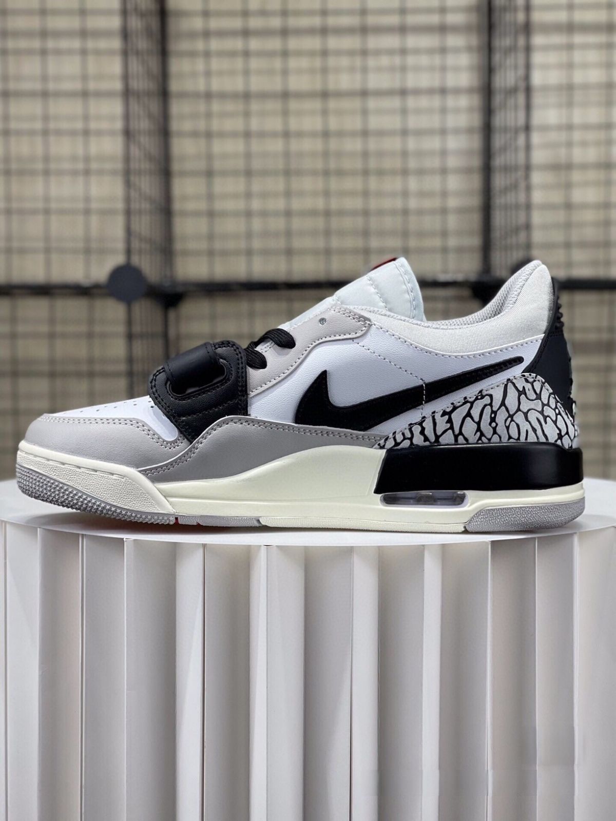 お値下げしました??即購入?? Nike Air Jordan legacy aj312 cd7069-101 箱付 男女兼用