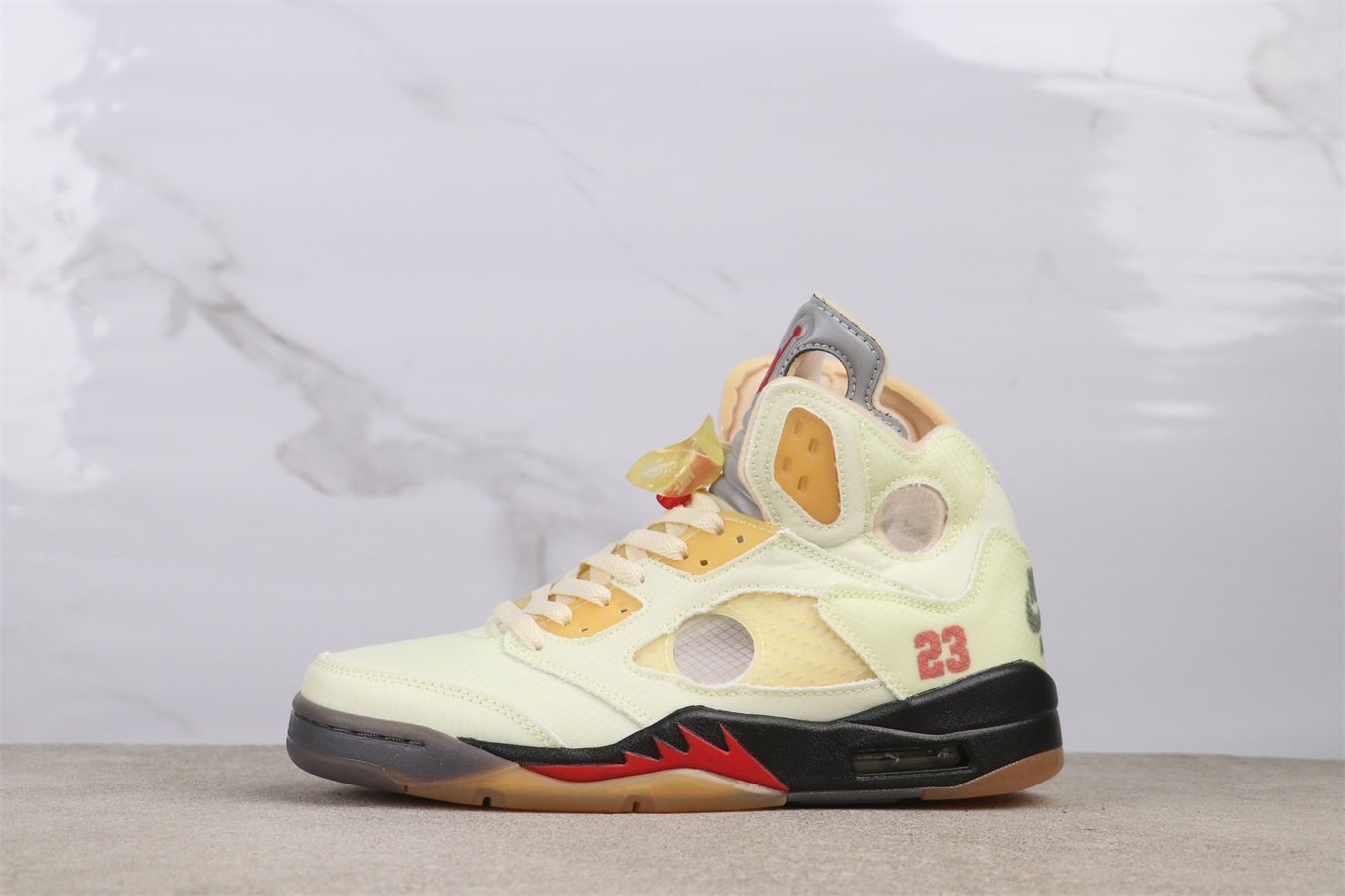【今日特価】Air Jordan エアジョーダン 5 OFF - WHITE x エアジョーダン 5 DH8565 - 100