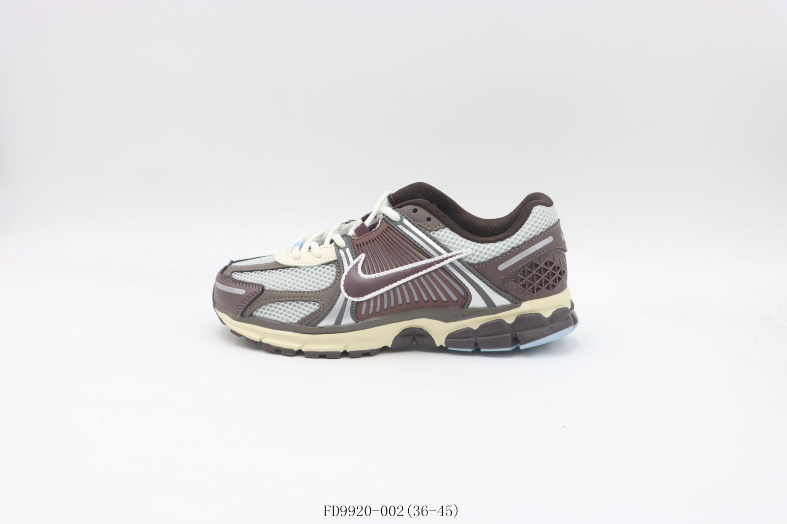 【今日特価】ナイキ NIKE ランニングシューズ ブラウン Brown FD9920-002