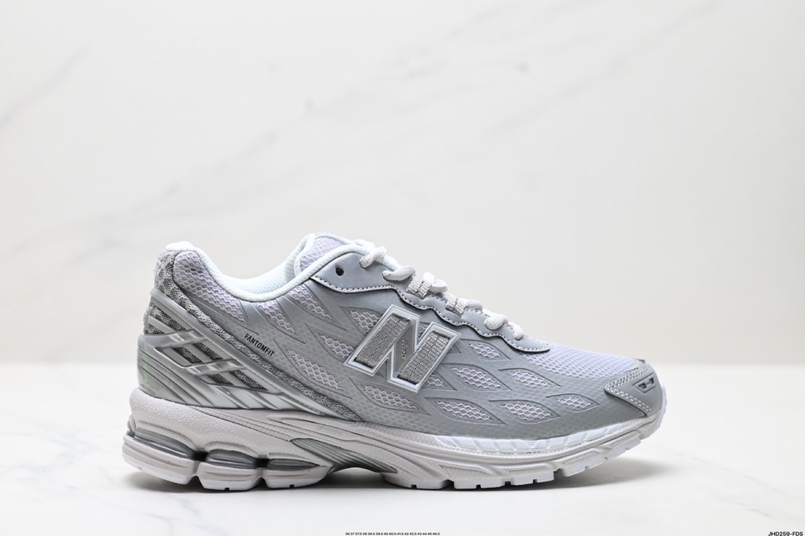 New Balance / ニューバランス M1906 シリーズ レトロなアイテムで宝のようなダディーシューズスタイル