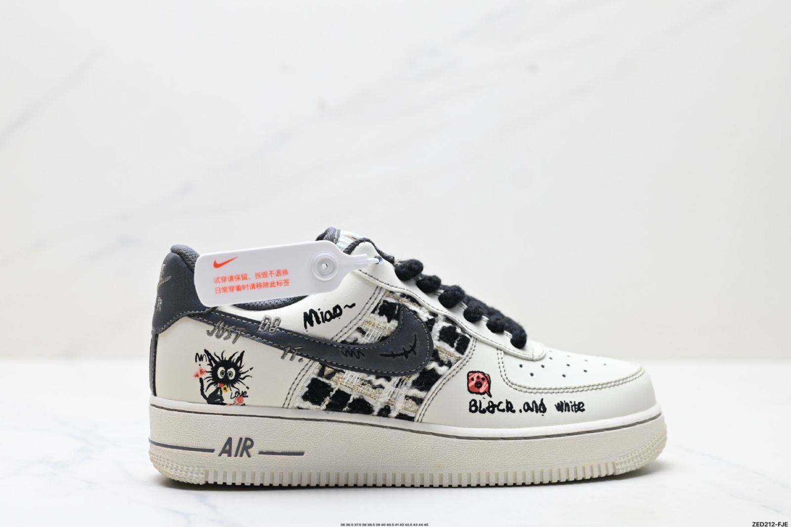 NIKE AIR FORCE 1‘07 LV8（ナイキ エア フォース 1‘07 LV8）　本来の型枠と型紙で純正なローカットエアフォースのデザインを完成させる