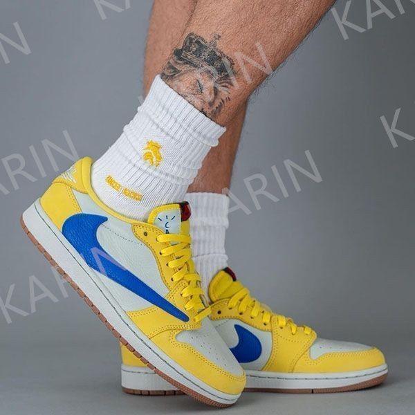 Nike トラヴィススコット × ナイキ ウィメンズ エアジョーダン1 レトロ ロー OG カナリー ナイキ