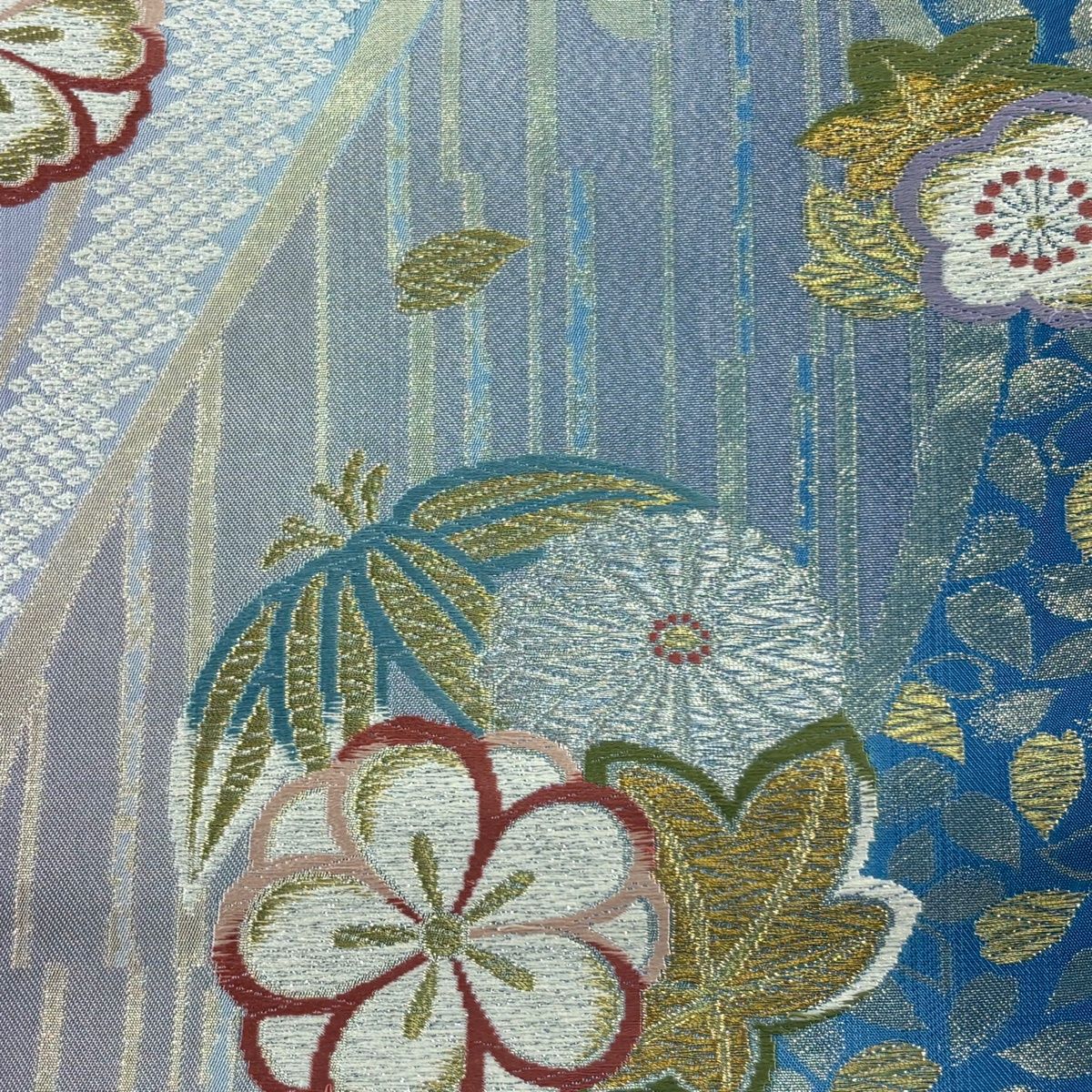 美品】 袋帯 秀品 振袖向き 立涌四季花文 箔 金銀糸 薄紫 六通 正絹 