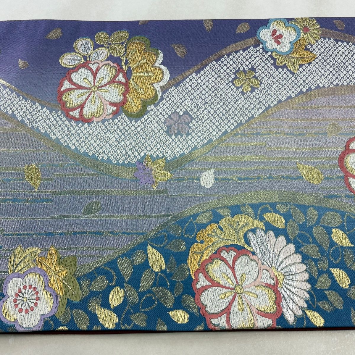 美品】 袋帯 秀品 振袖向き 立涌四季花文 箔 金銀糸 薄紫 六通 正絹 