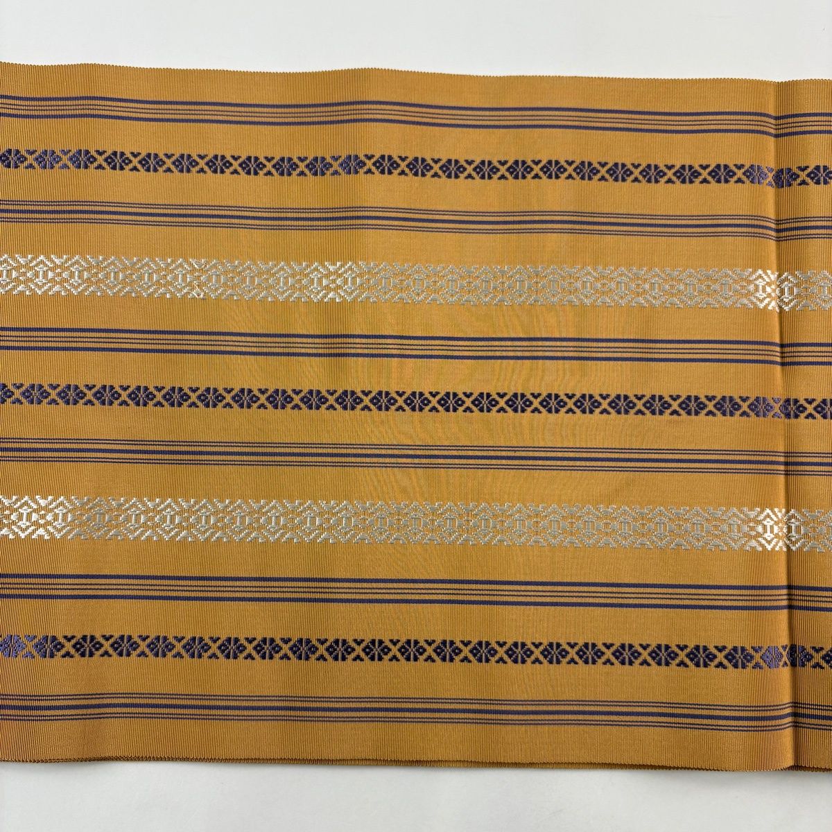 名古屋帯 逸品 小川規三郎 八寸名古屋帯 献上柄 薄茶色 正絹 【中古】 名古屋帯 逸品 小川規三郎 八寸名古屋帯 献上柄 薄茶色 正絹 【中古】