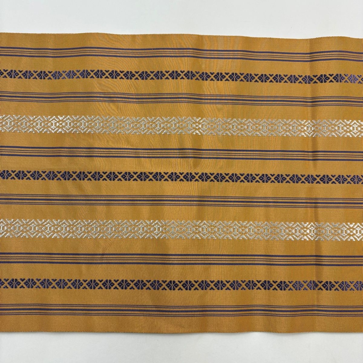 名古屋帯 逸品 小川規三郎 八寸名古屋帯 献上柄 薄茶色 正絹 【中古】 名古屋帯 逸品 小川規三郎 八寸名古屋帯 献上柄 薄茶色 正絹 【中古】