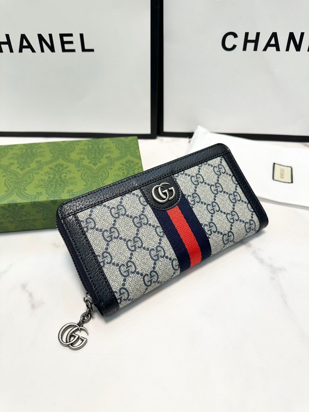 Gucciグッチ/財布、各種消費カード伝票など、超多カードビット、超薄型デザイン、持ち運びに便利！[本日特価|新品未使用品]