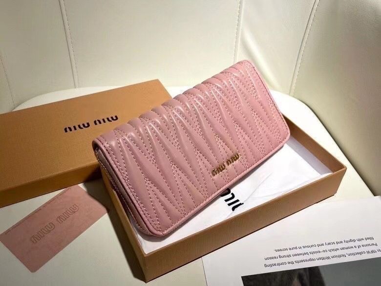 miumiu ウォレット/財布、両用パスケース、カード/キーケース[本日特価|新品未使用品]