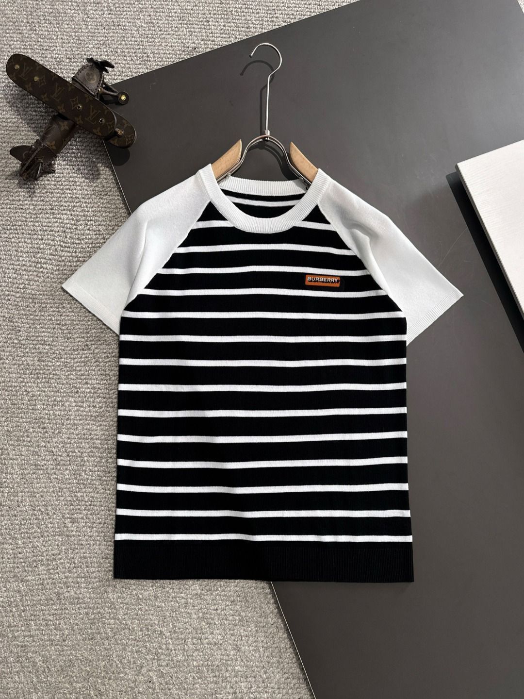 【今日特価】Burberry 2025SS Men's Round Neck T-Shirt