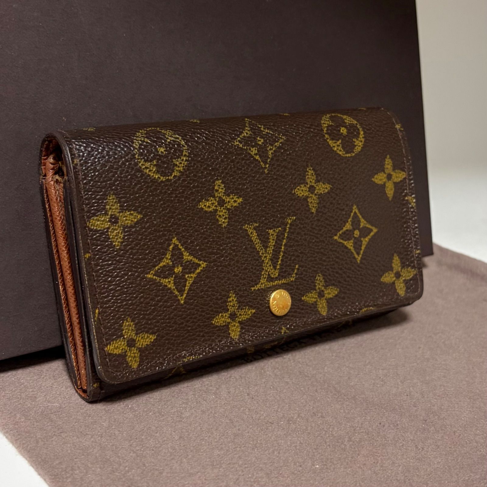 e6 ポルト モネ ビエ トレゾール　ポルトフォイユ トレゾール　インターナショナル 旧型　Louis Vuitton ルイ ヴィトン　2つ 折り　二つ折り　フラップ ボタン 式　財布　コンパクト　ミニ ウォレット　モノグラム