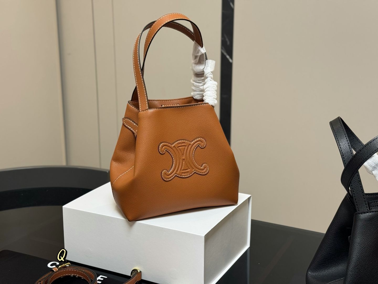 [Celine] トートバッグ 新作 レトロデザイン｜本日限定特価｜新品未使用-WTO輸入
