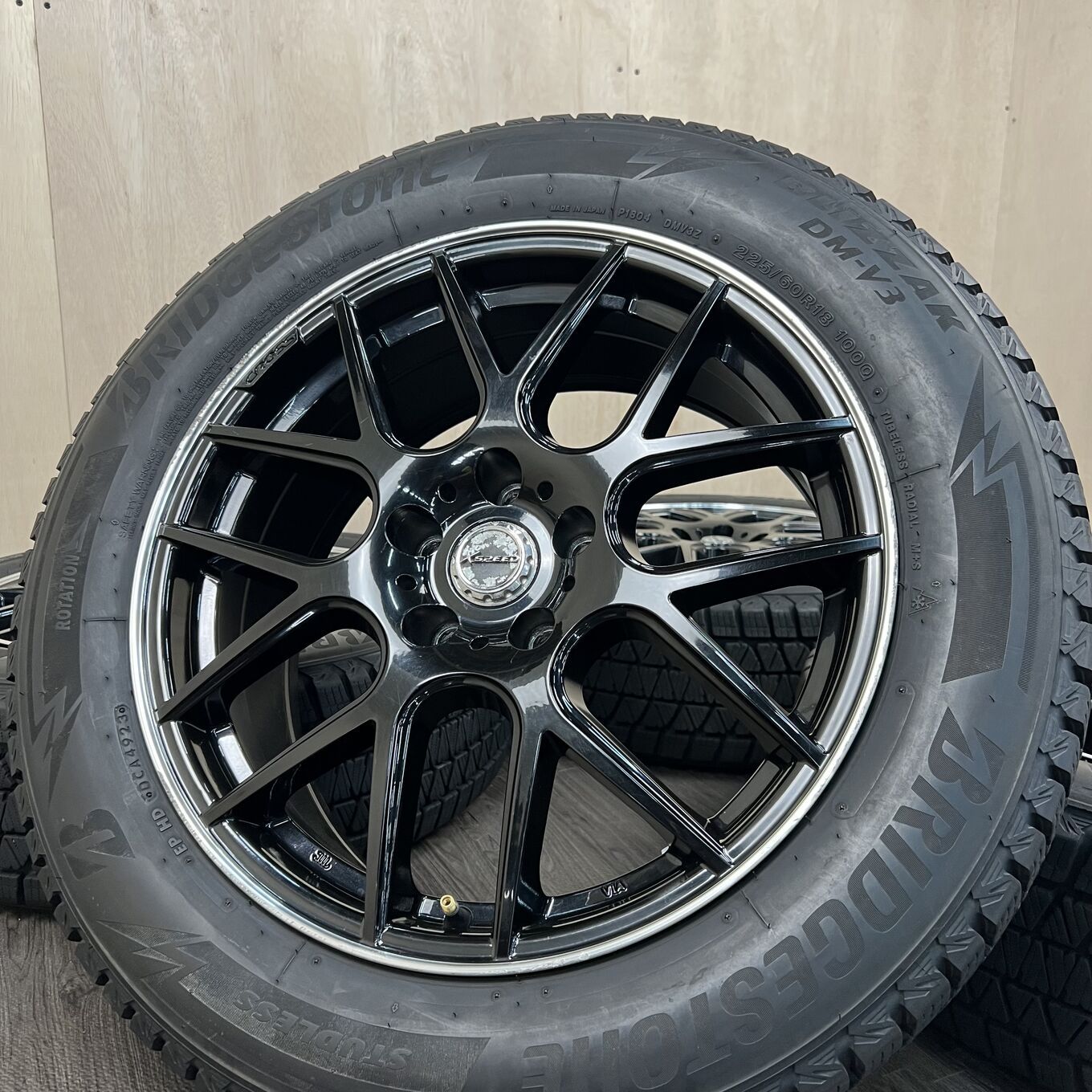 [セット]X-SPEED 18インチ + BRIDGESTONE スタッドレスタイヤ 225/60R18 #106S40426