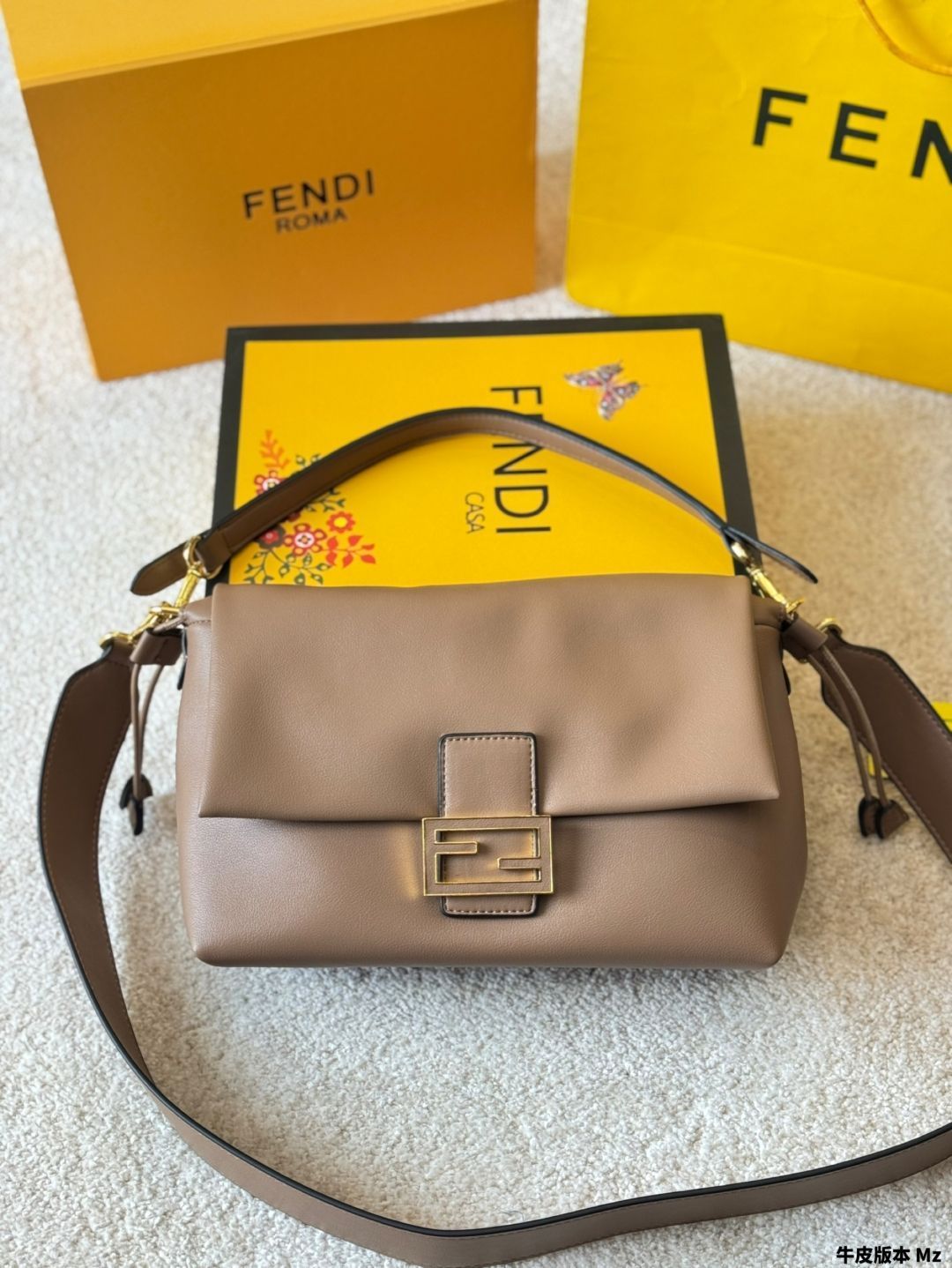 【今日特価】FENDI Mamma Baguette・フェンディ ママ バゲット-WTO輸入