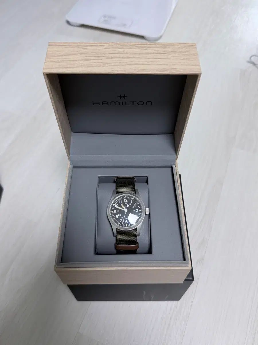 ハミルトン カーキフィールド 38mm メカニカル ナトーストラップ
