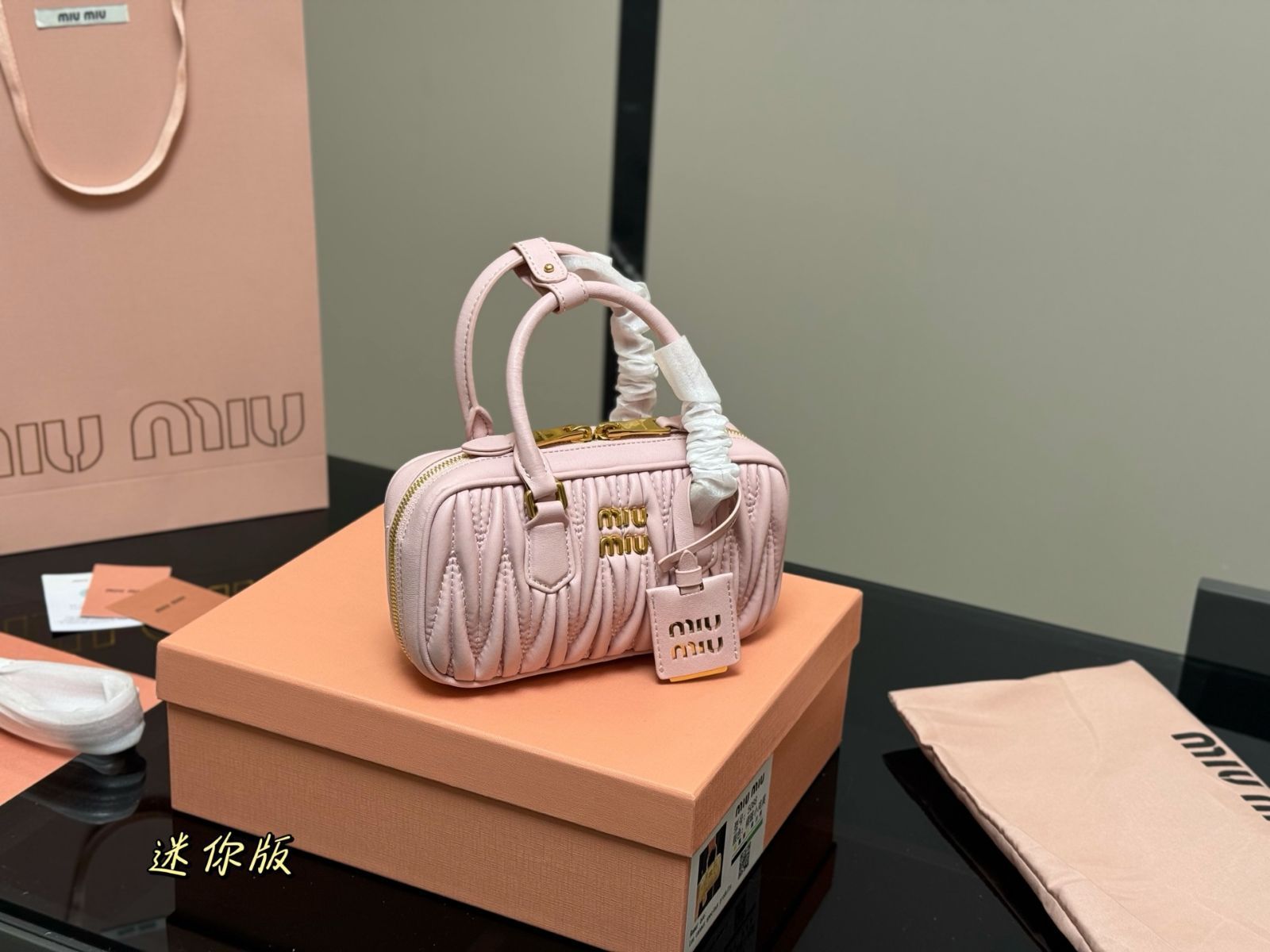 【今日特価】Miu Miu Mini Bowling Bag ミュウミュウ ミニ ボウリング バッグ